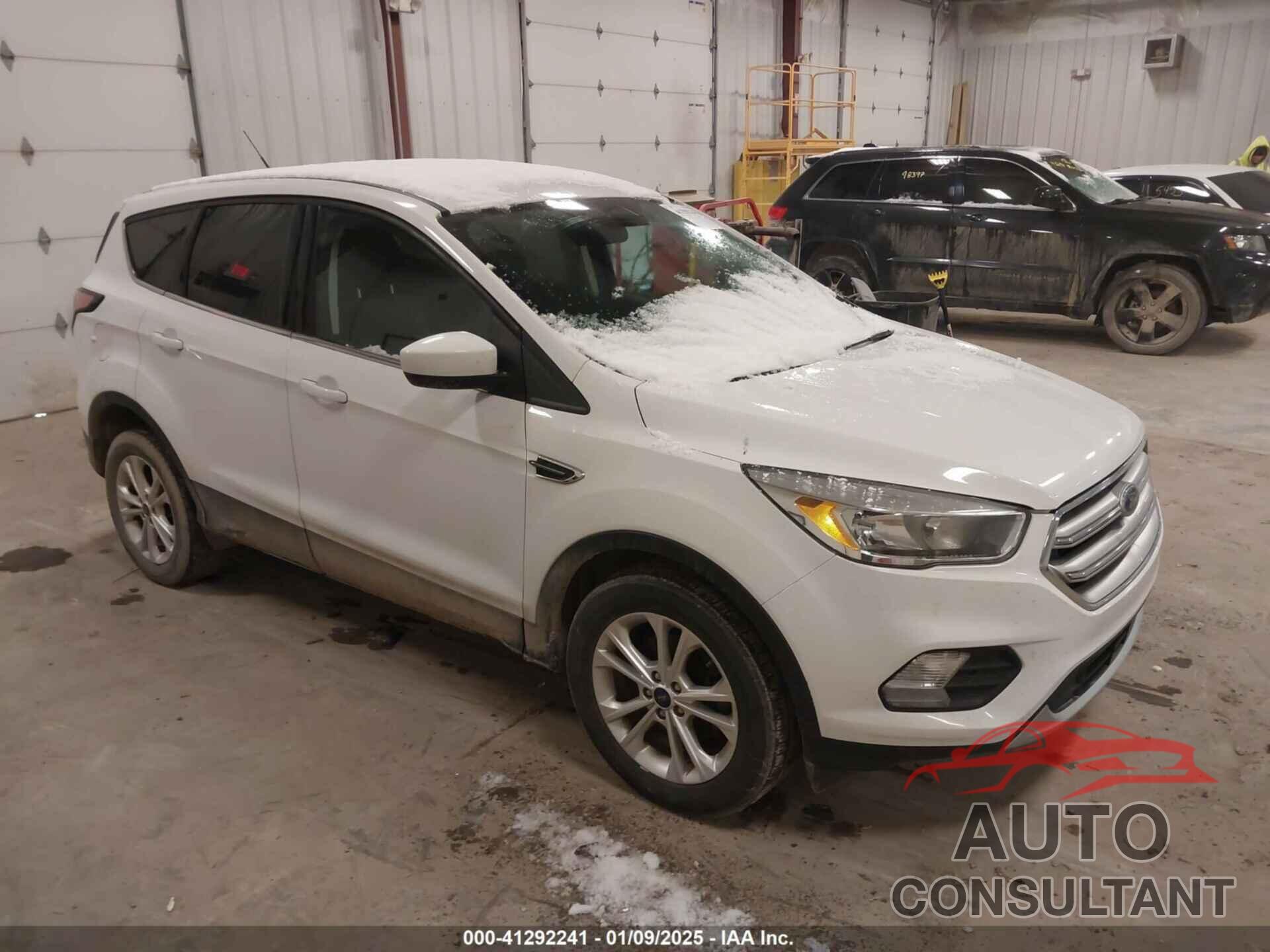 FORD ESCAPE 2017 - 1FMCU0GDXHUC94422