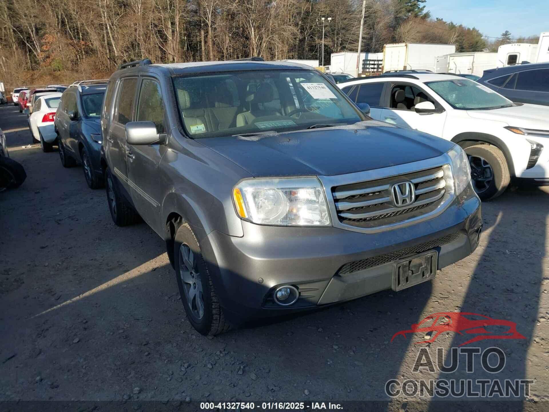 HONDA PILOT 2013 - 5FNYF4H96DB032874