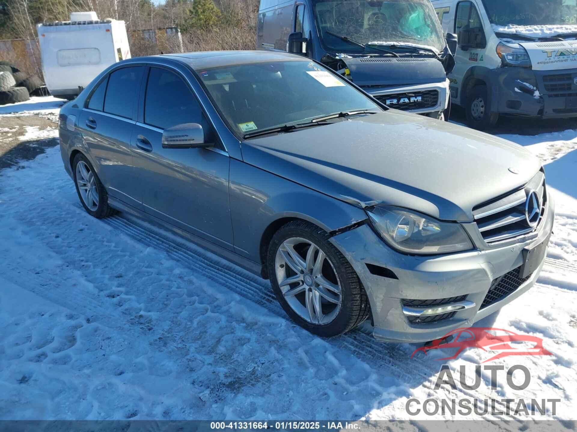 MERCEDES-BENZ C 300 2014 - WDDGF8AB8ER323877