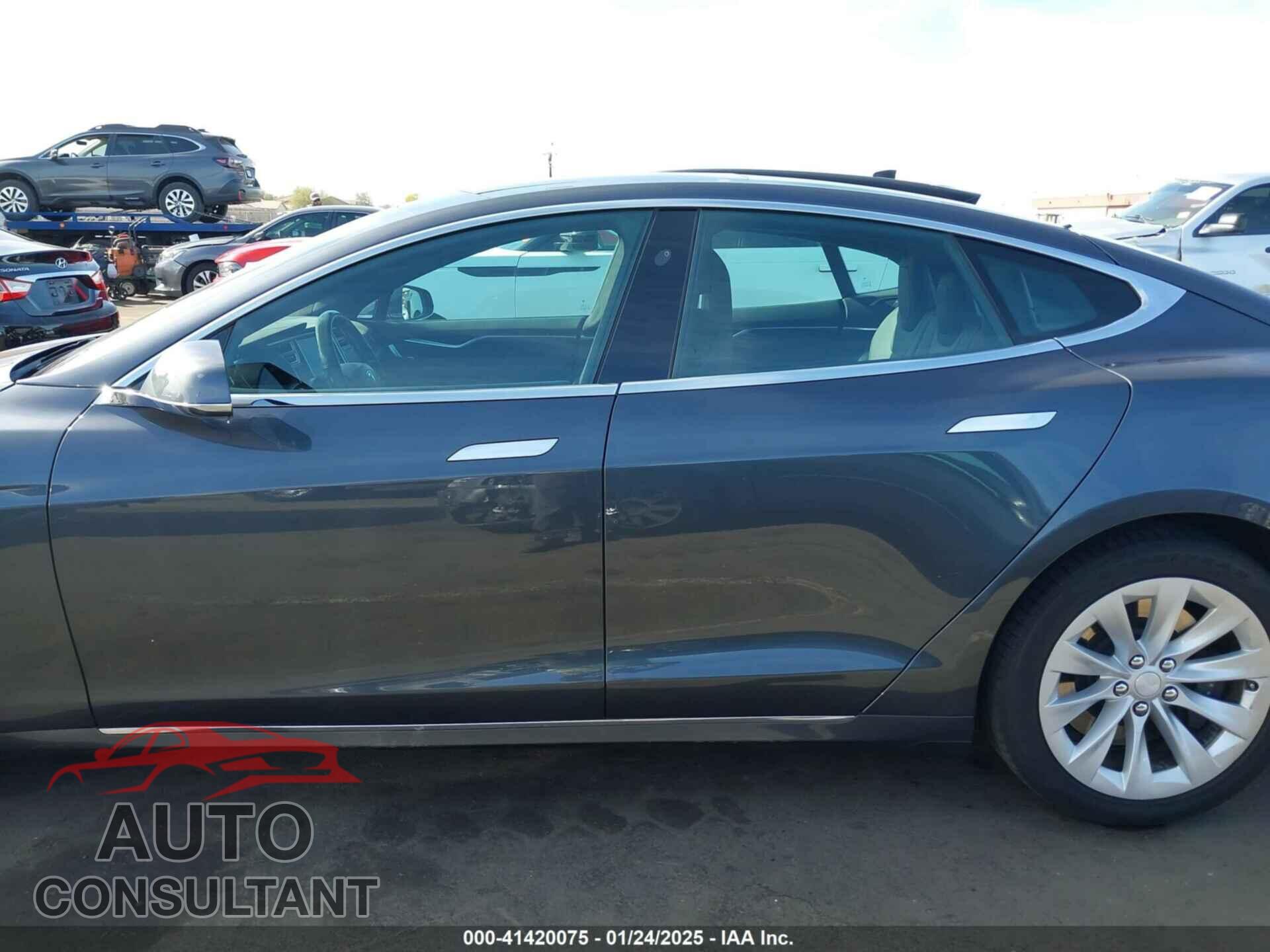 TESLA MODEL S 2017 - 5YJSA1E25HF204912