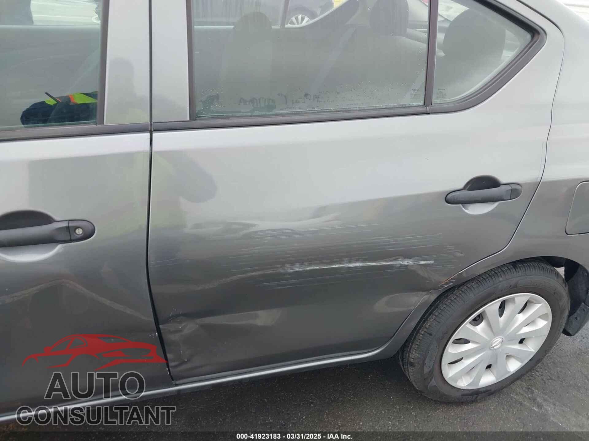 NISSAN VERSA 2017 - 3N1CN7AP3HL803230