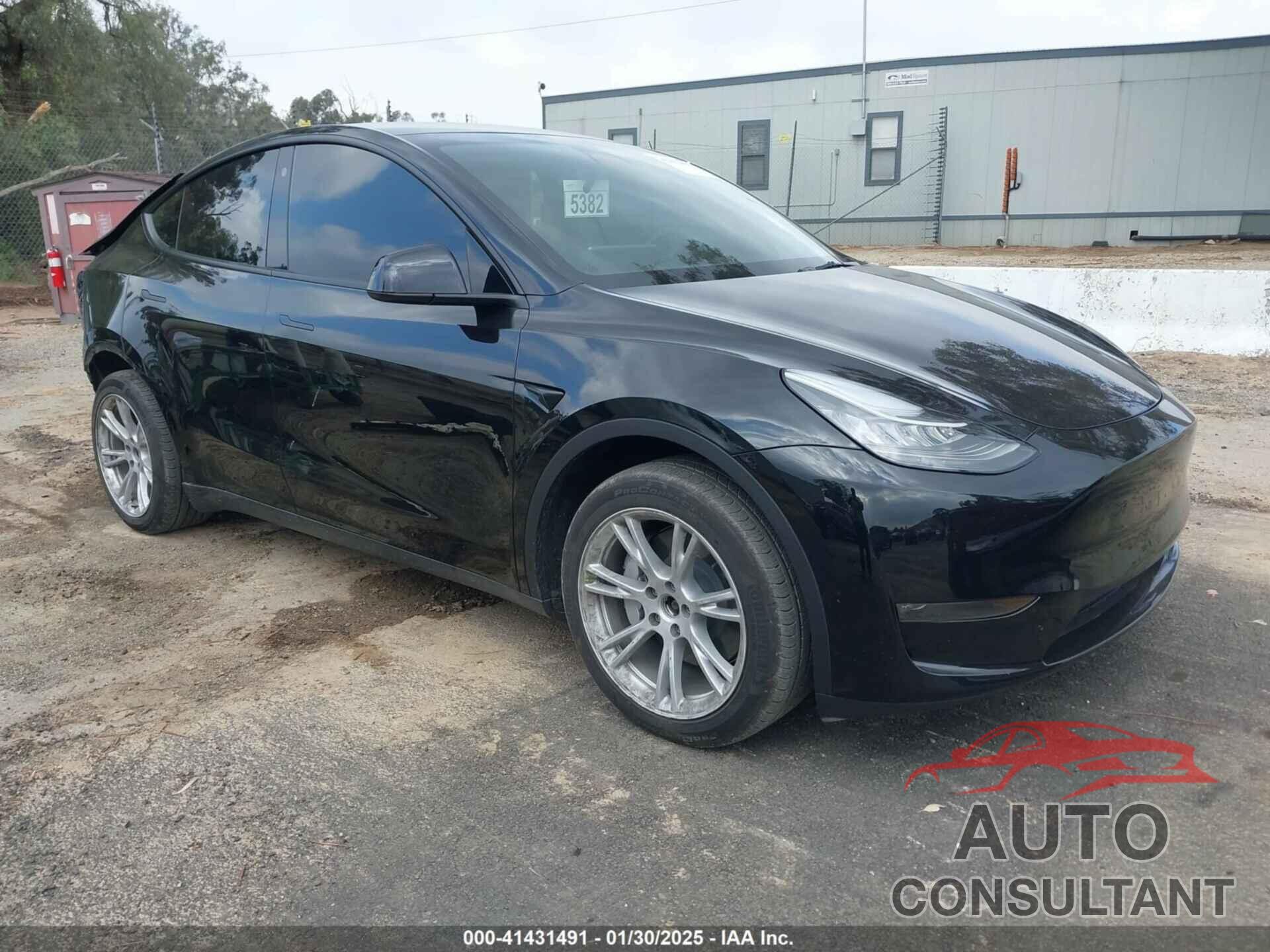 TESLA MODEL Y 2023 - 7SAYGDEE0PA090000