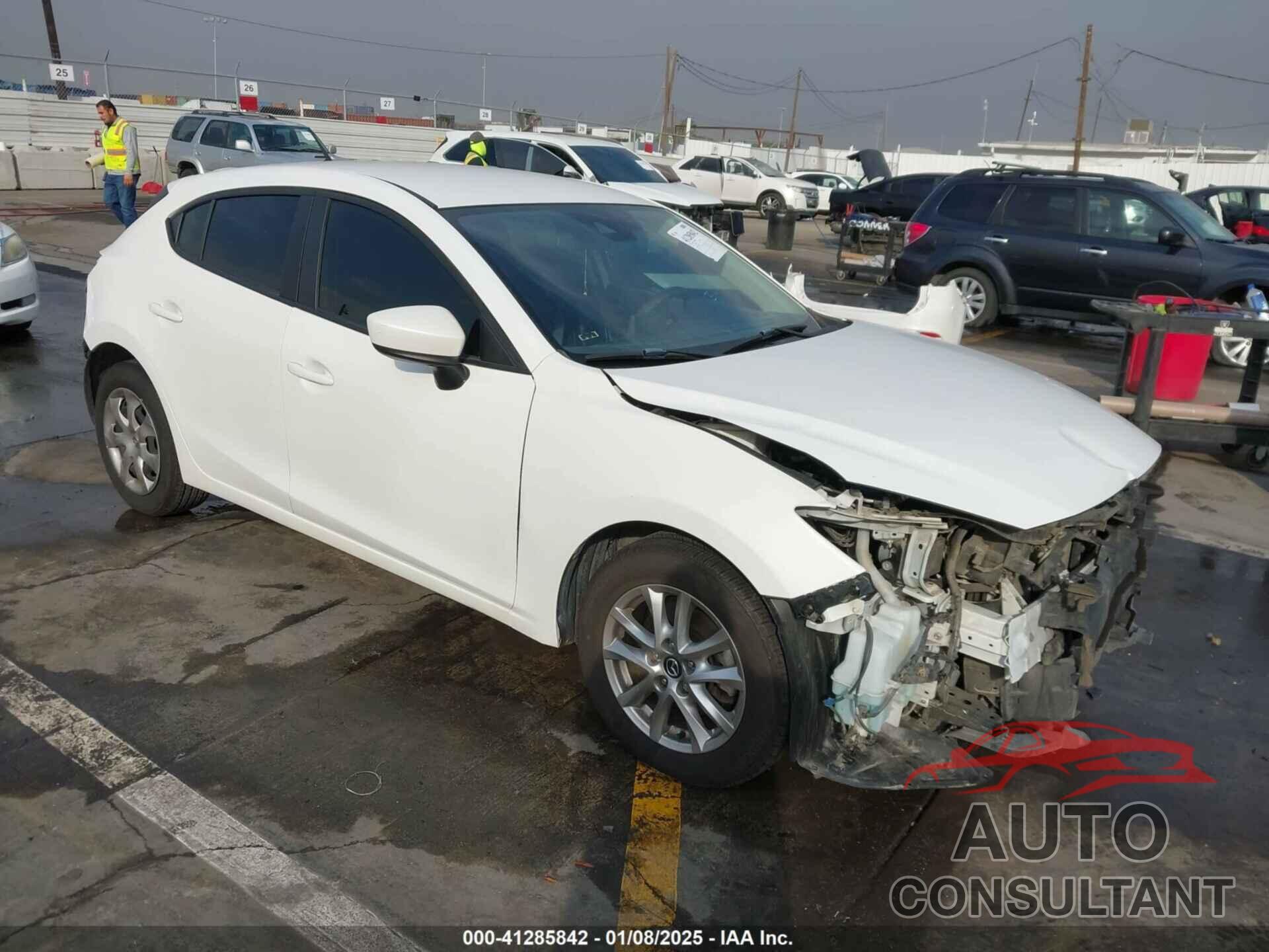 MAZDA MAZDA3 2018 - 3MZBN1K76JM224301