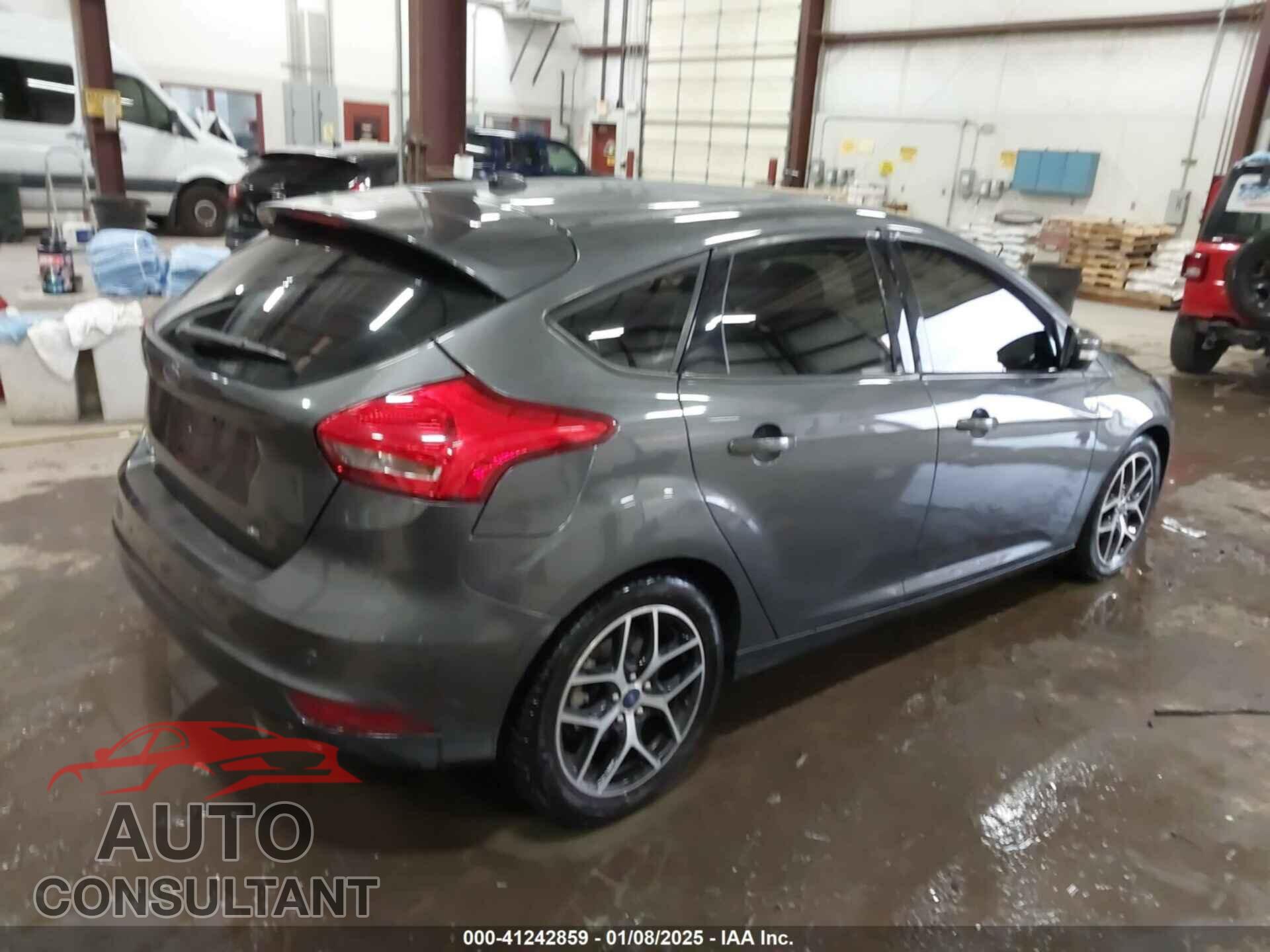 FORD FOCUS 2017 - 1FADP3M24HL258581