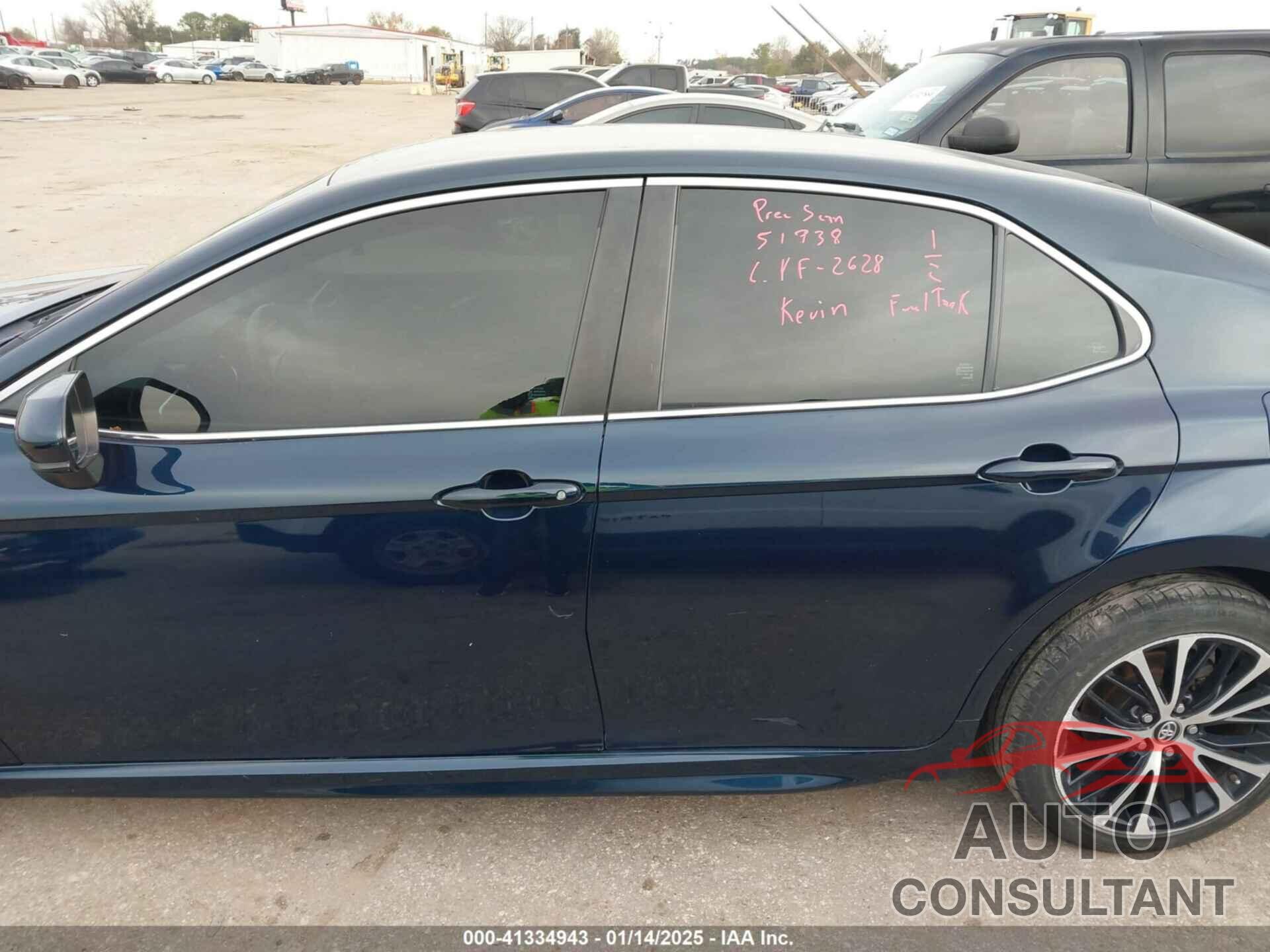 TOYOTA CAMRY 2018 - 4T1B11HK0JU598954