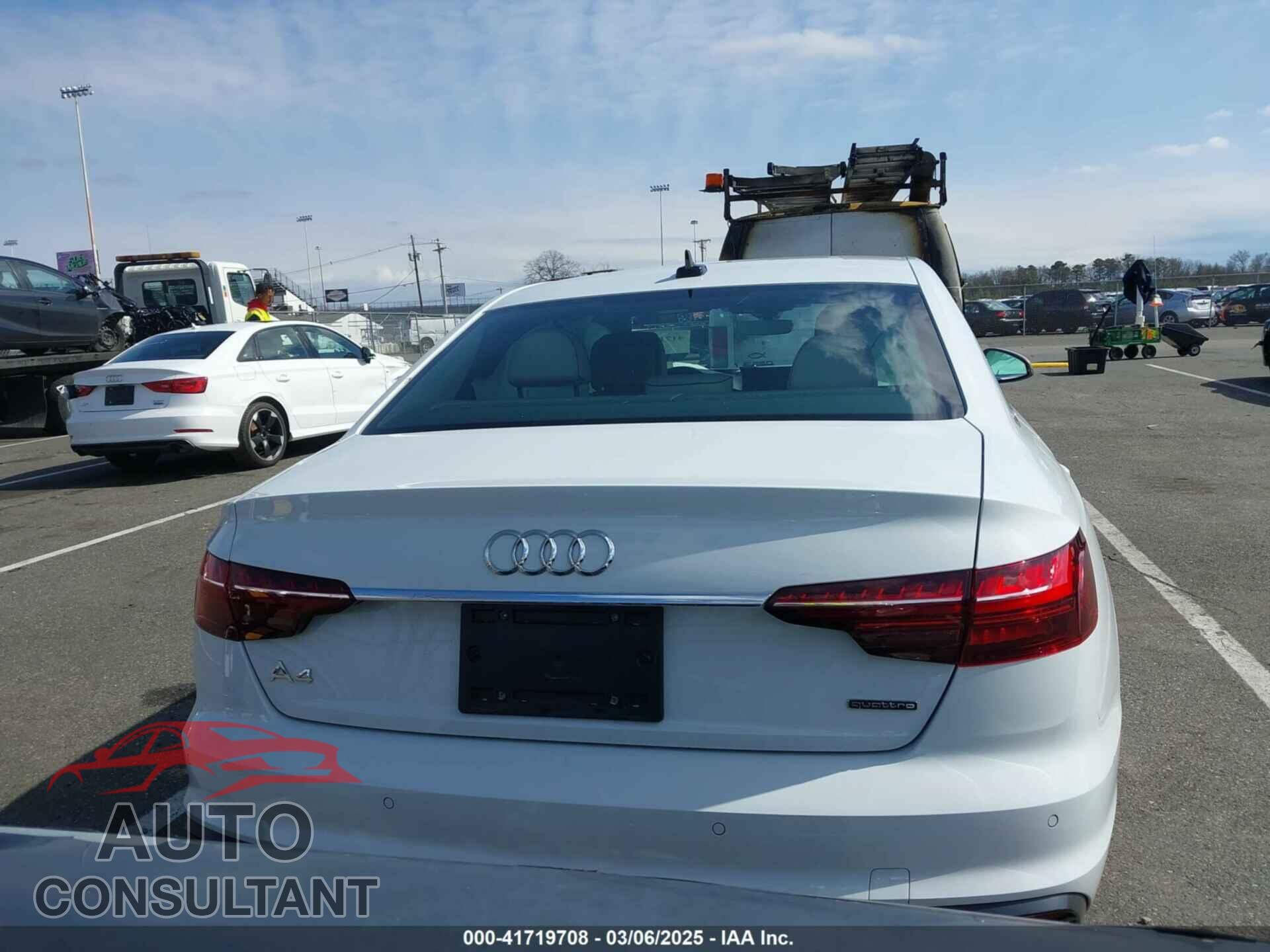 AUDI A4 2023 - WAUDAAF40PN010696