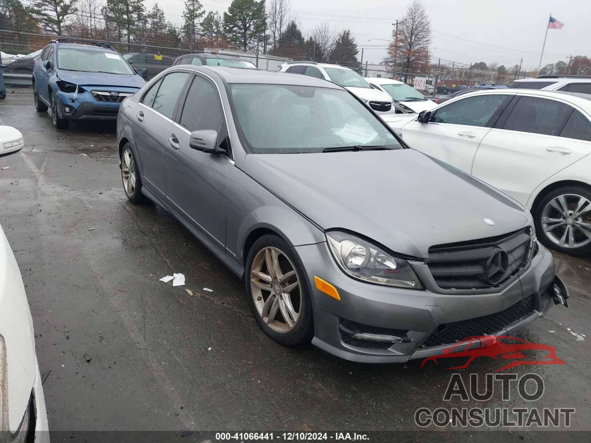 MERCEDES-BENZ C 300 2012 - WDDGF8BB0CR214261