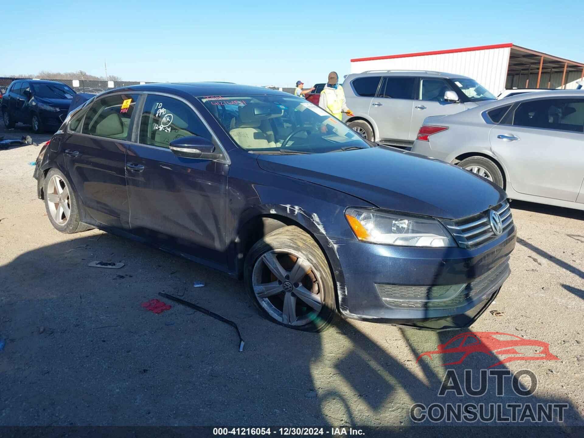 VOLKSWAGEN PASSAT 2012 - 1VWBH7A3XCC102408