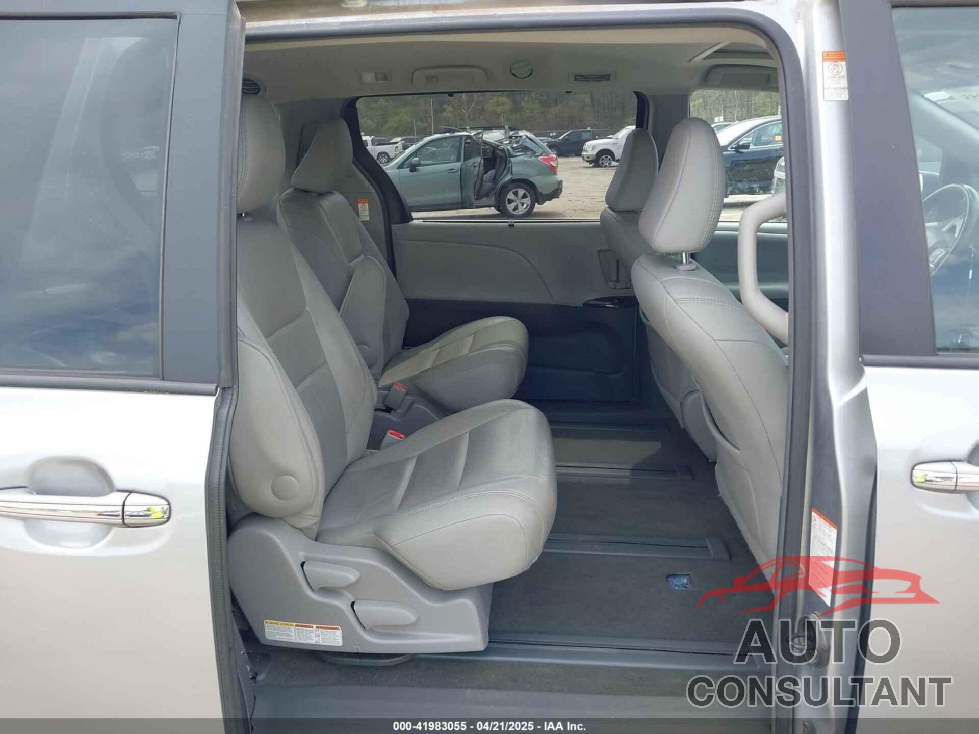 TOYOTA SIENNA 2017 - 5TDDZ3DC4HS164017
