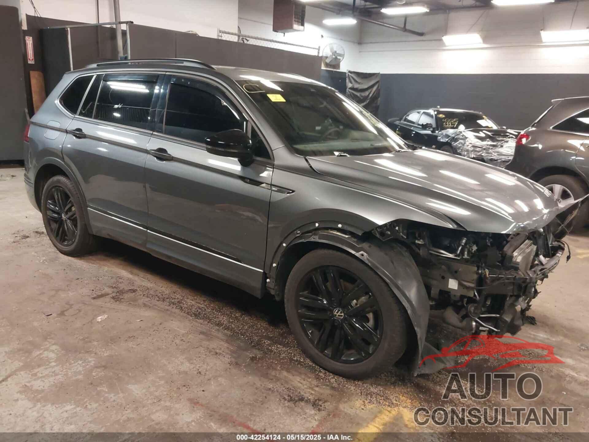 VOLKSWAGEN TIGUAN 2022 - 3VV8B7AX1NM111194