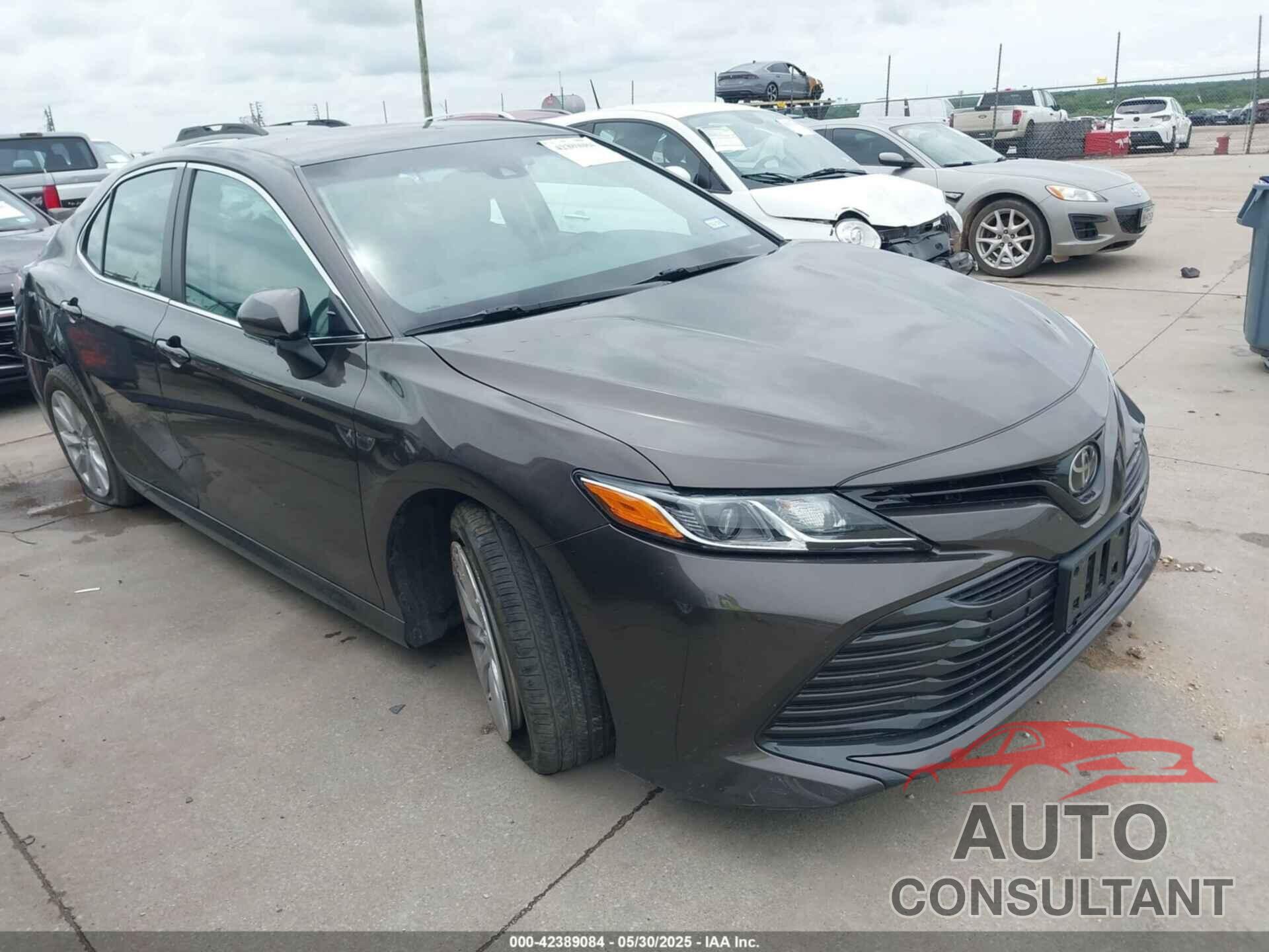 TOYOTA CAMRY 2018 - 4T1B11HK8JU032959