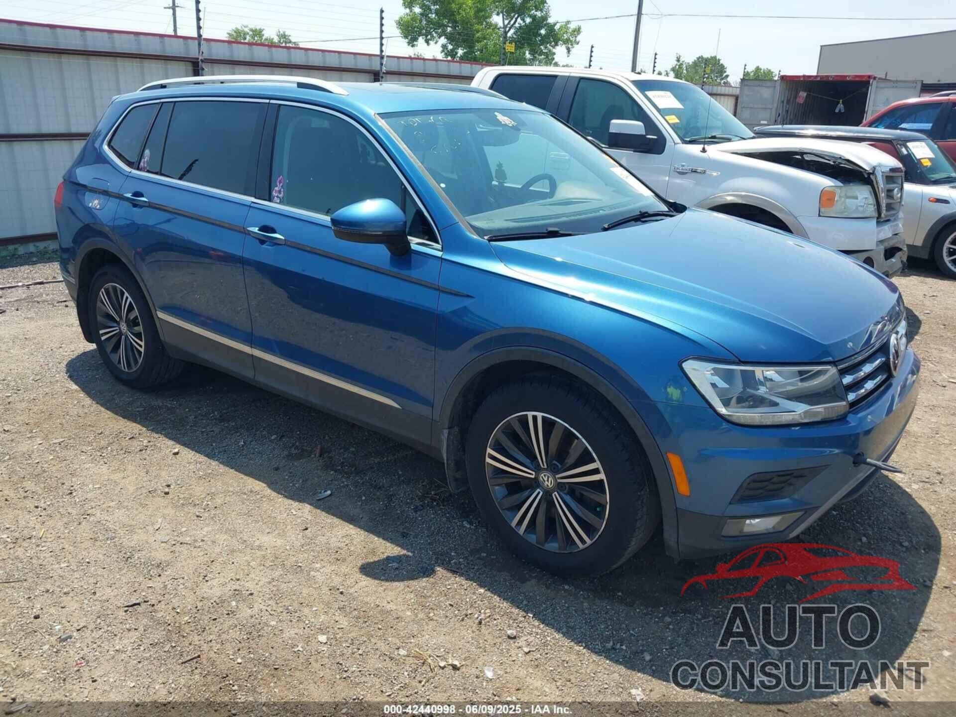 VOLKSWAGEN TIGUAN 2018 - 3VV3B7AX0JM117136