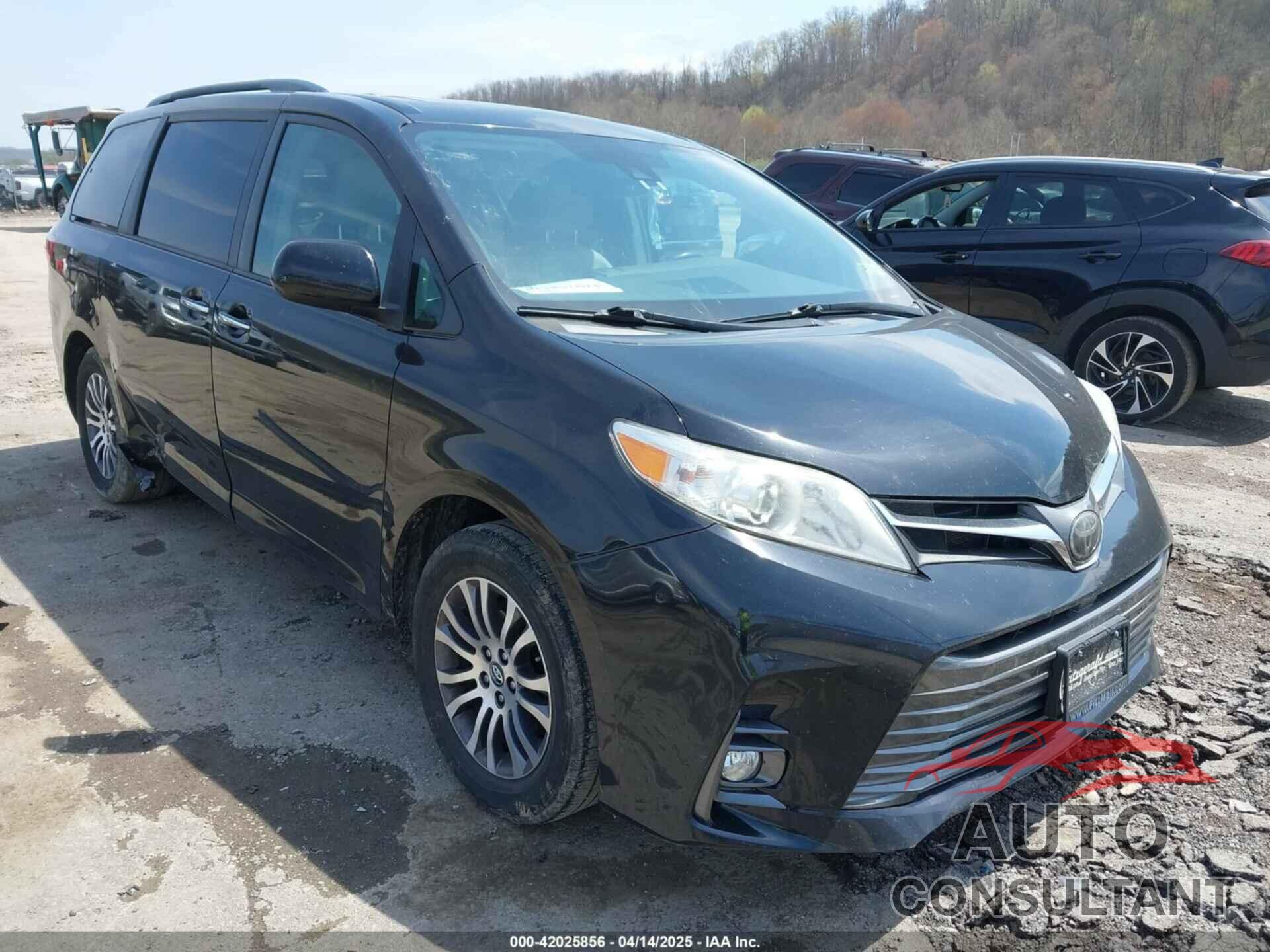 TOYOTA SIENNA 2019 - 5TDYZ3DC1KS998660