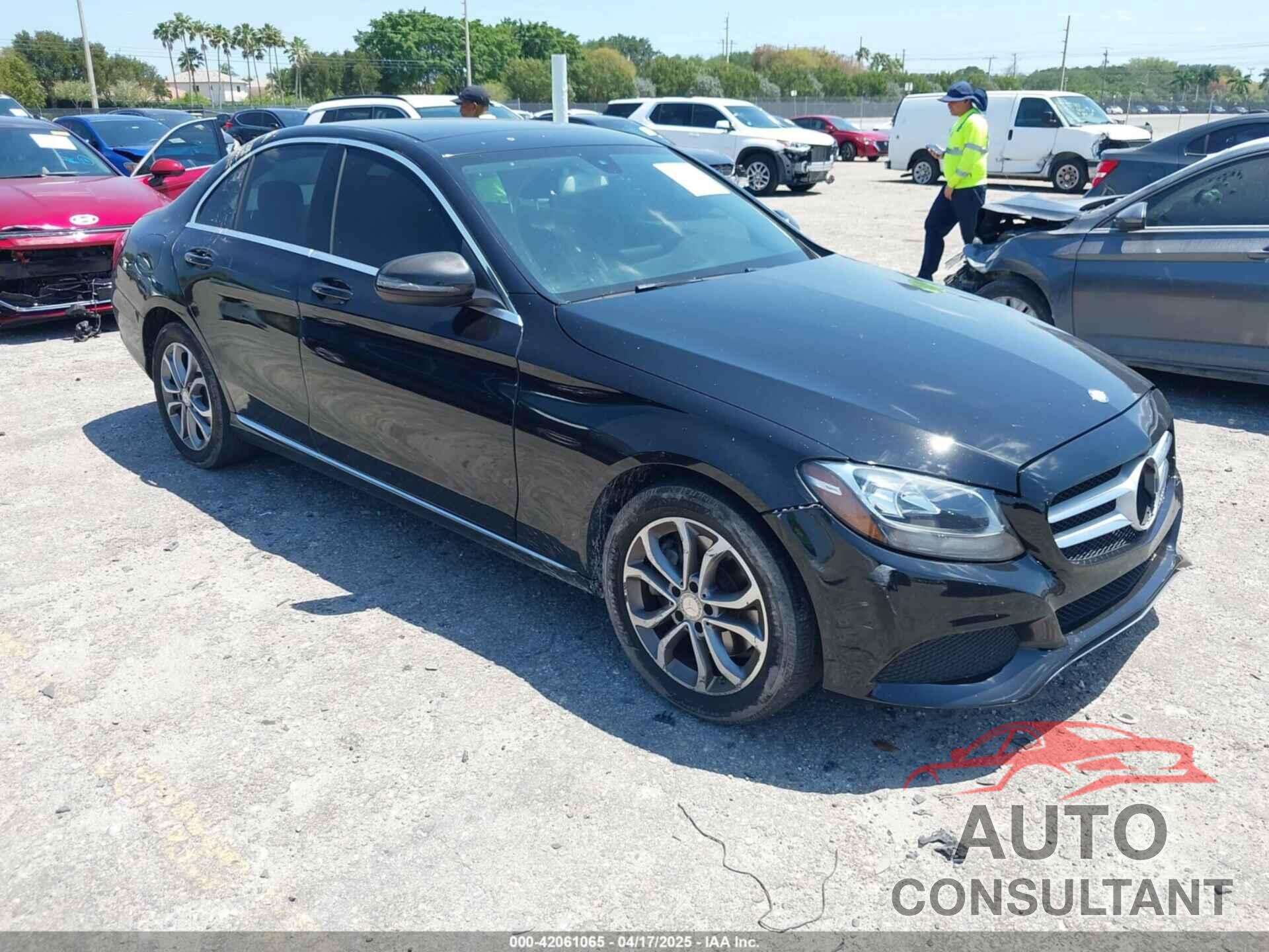MERCEDES-BENZ C 300 2016 - 55SWF4KB5GU102306
