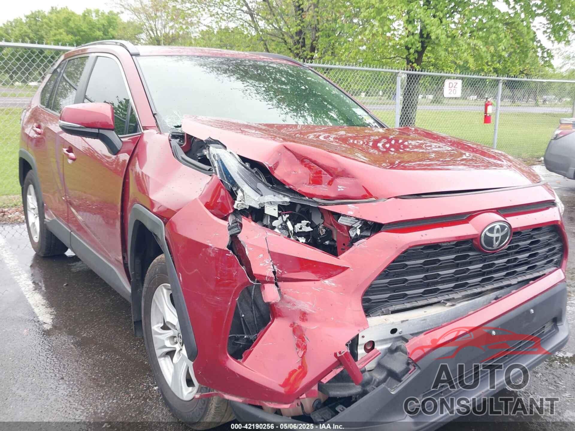TOYOTA RAV4 2019 - JTMP1RFV5KD042503