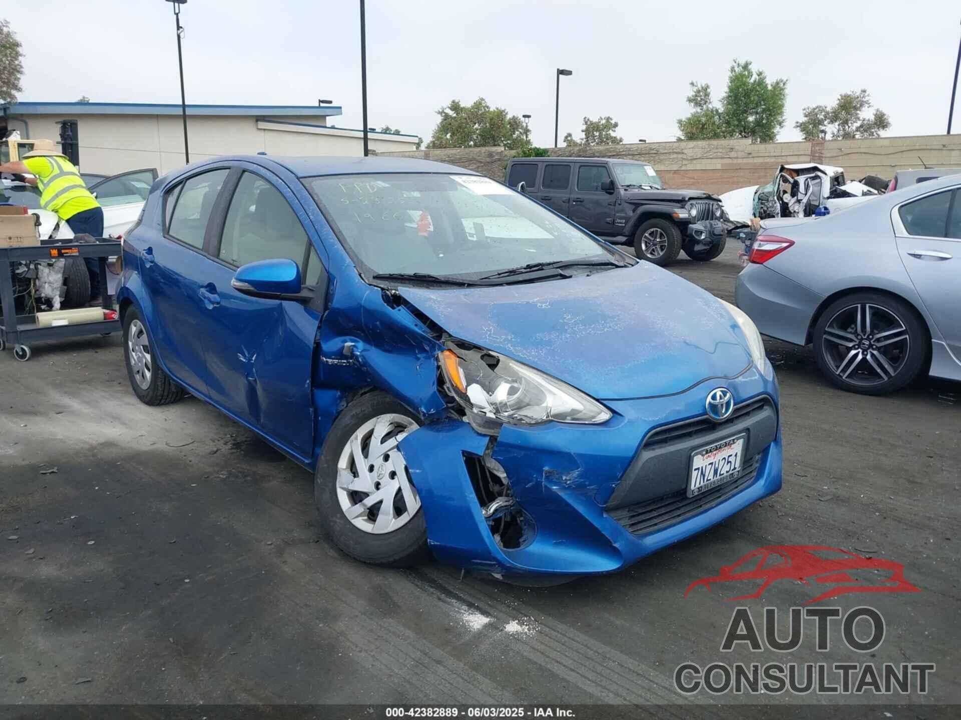 TOYOTA PRIUS C 2015 - JTDKDTB34F1111966