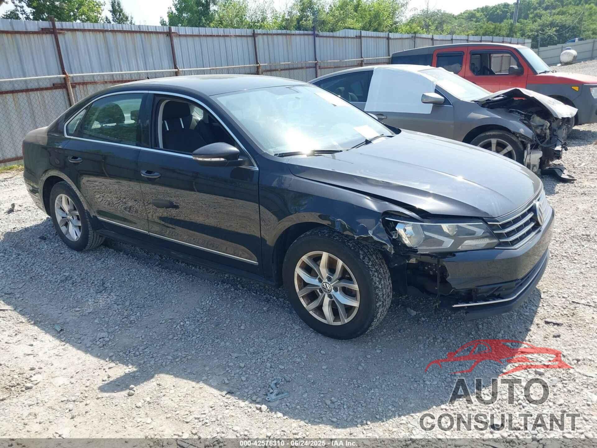 VOLKSWAGEN PASSAT 2017 - 1VWAT7A39HC045359