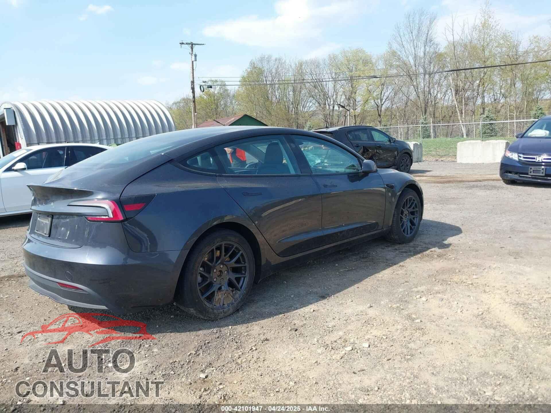 TESLA MODEL 3 2024 - 5YJ3E1EA1RF735719