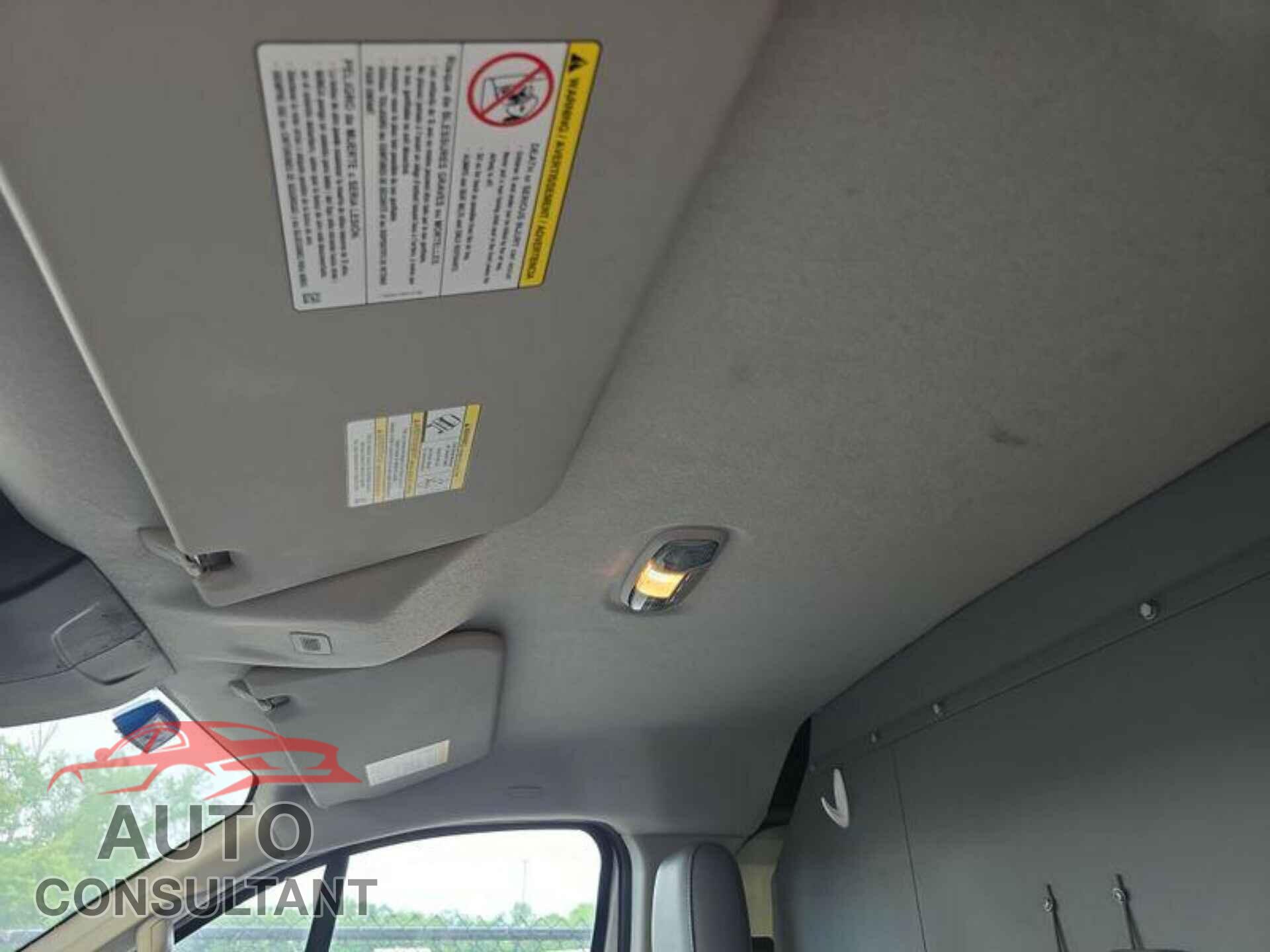 FORD TRANSIT 2017 - 1FTYR1YM5HKB43600