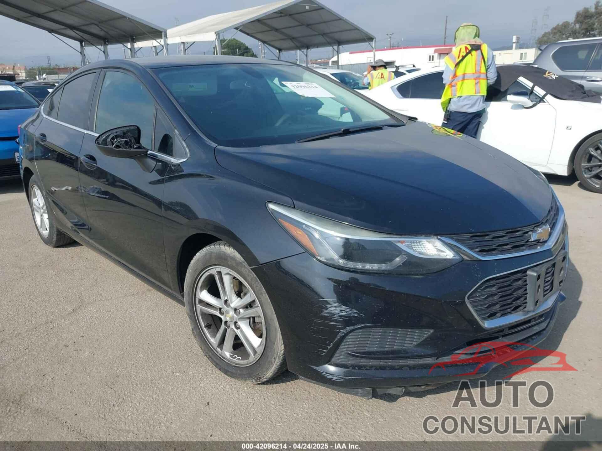 CHEVROLET CRUZE 2018 - 1G1BE5SM5J7178141