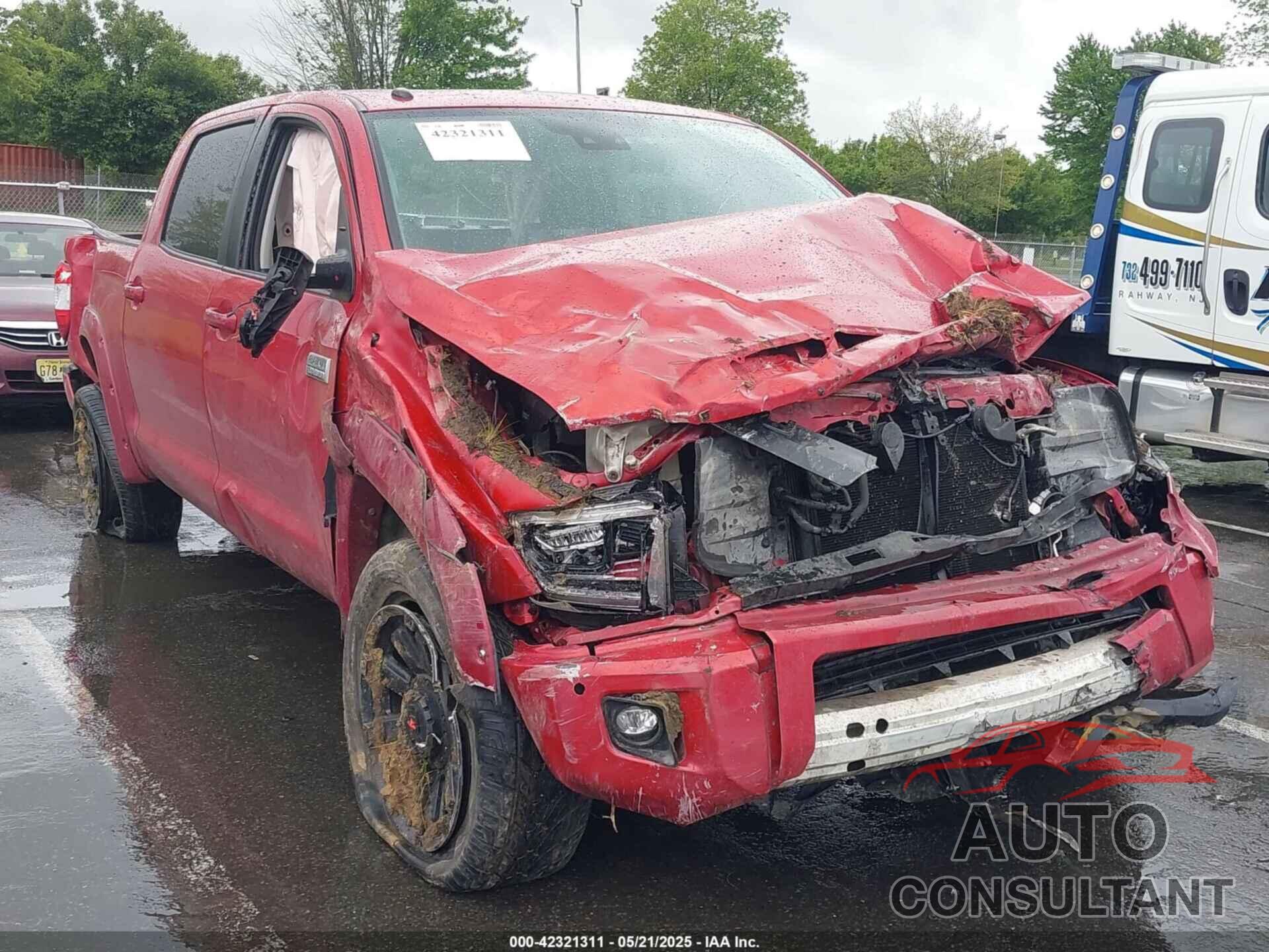 TOYOTA TUNDRA 2018 - 5TFAY5F18JX710265