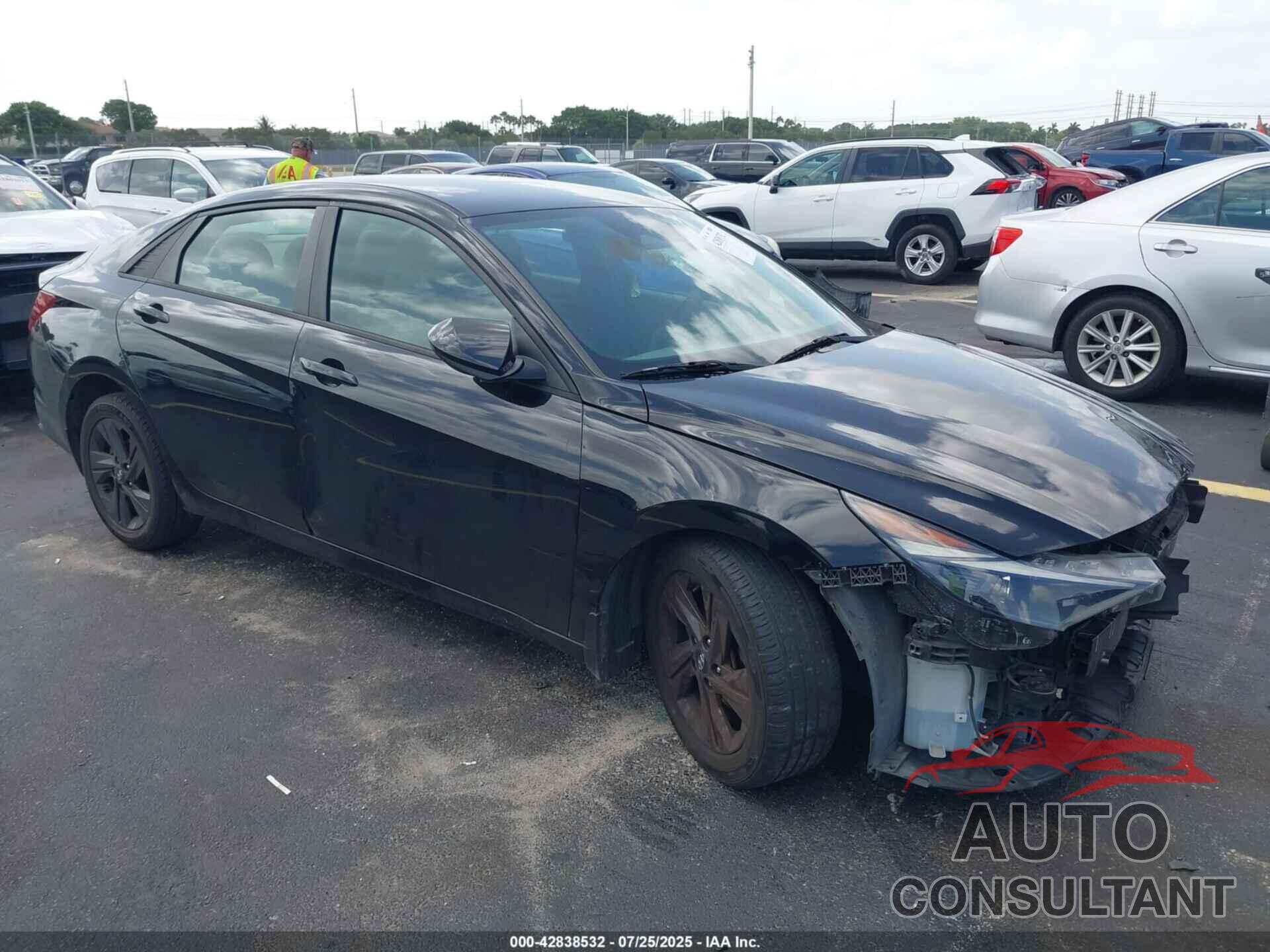 HYUNDAI ELANTRA 2022 - KMHLM4AG0NU310861