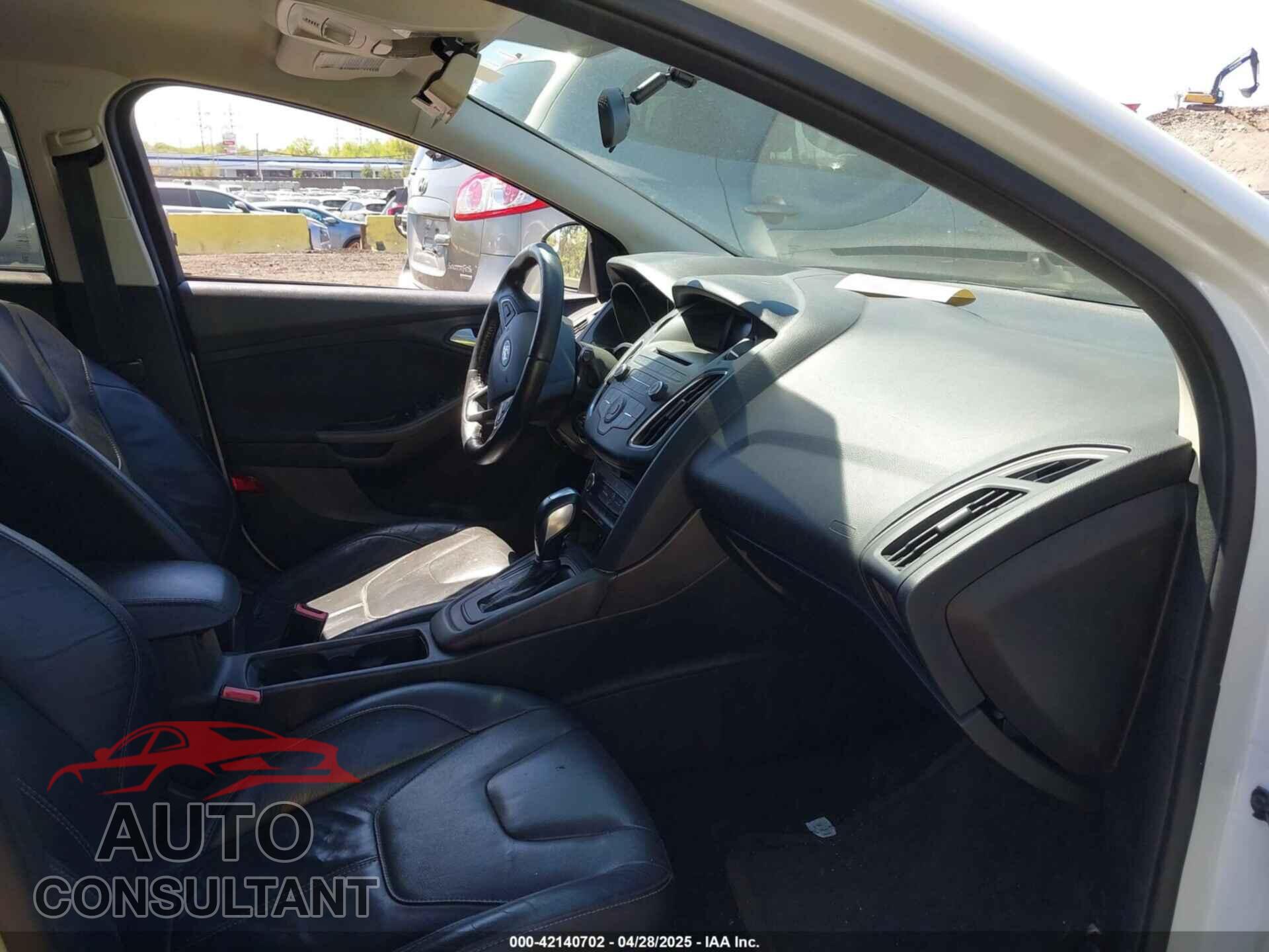 FORD FOCUS 2016 - 1FADP3K20GL332595