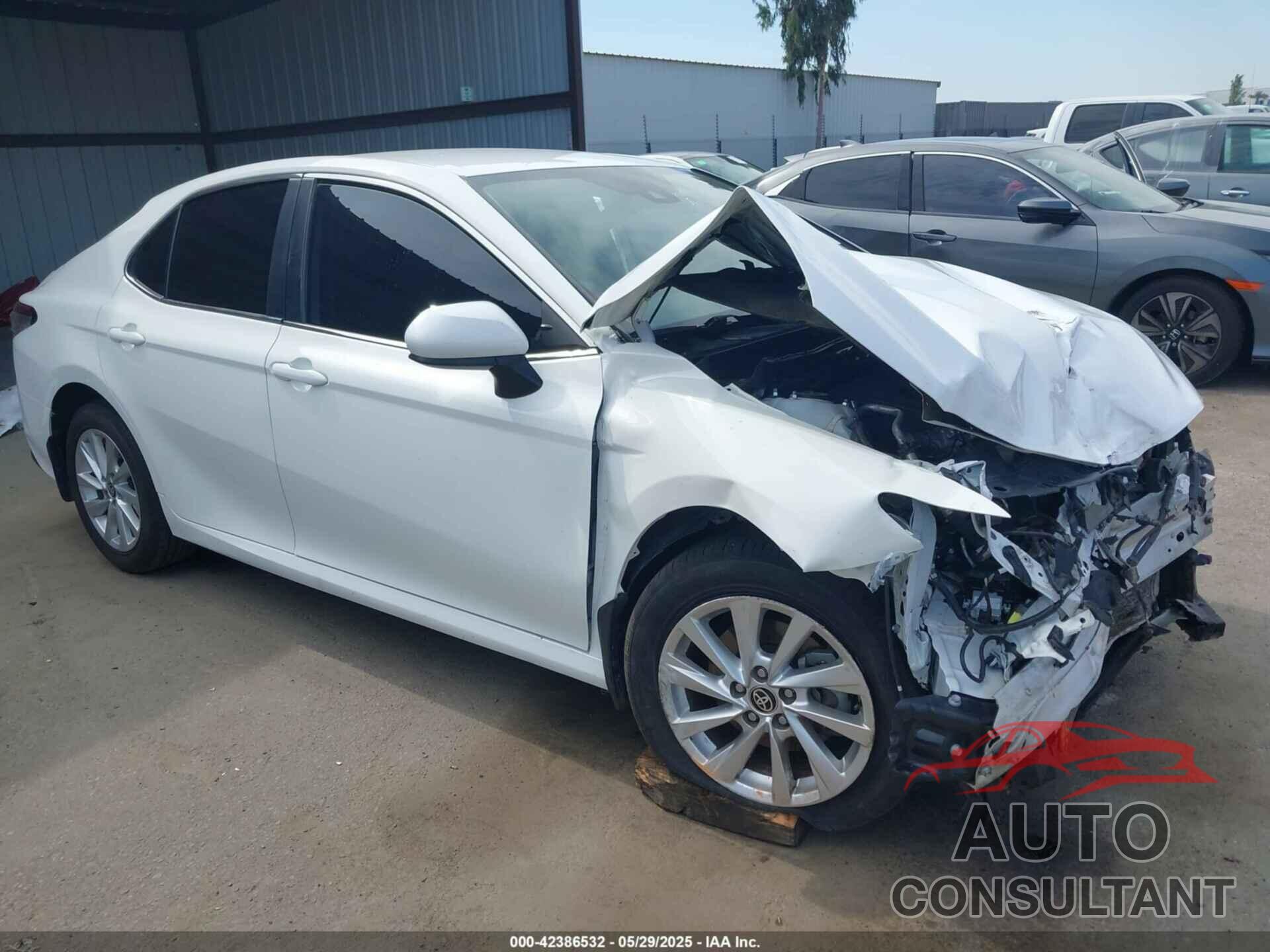 TOYOTA CAMRY 2021 - 4T1C11AK2MU560936