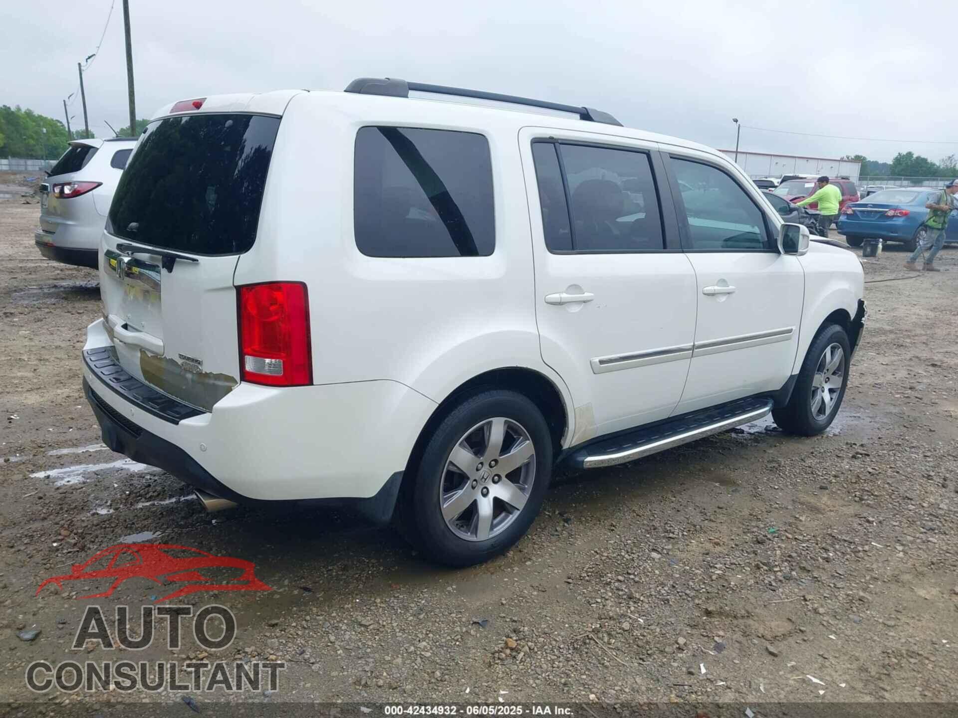 HONDA PILOT 2015 - 5FNYF4H91FB053621