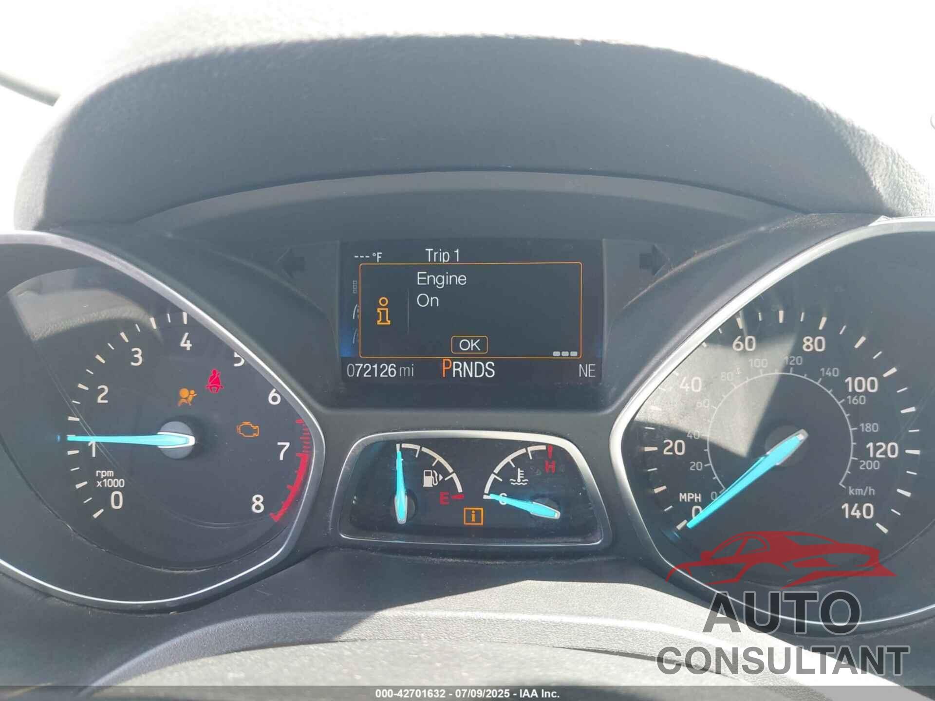 FORD ESCAPE 2017 - 1FMCU0GD2HUA54569
