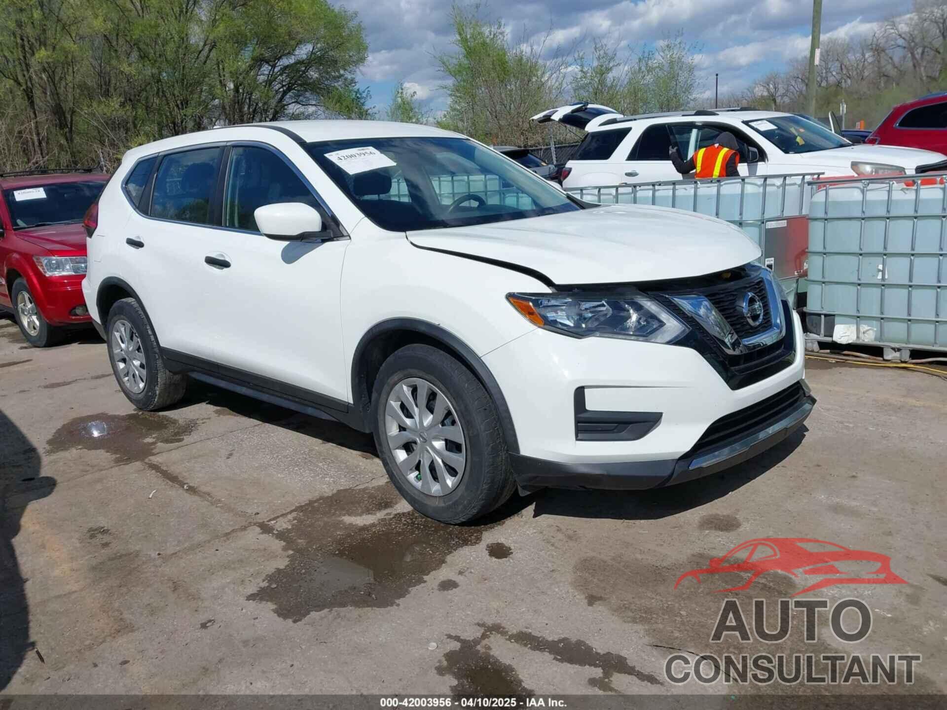 NISSAN ROGUE 2017 - KNMAT2MV9HP555609