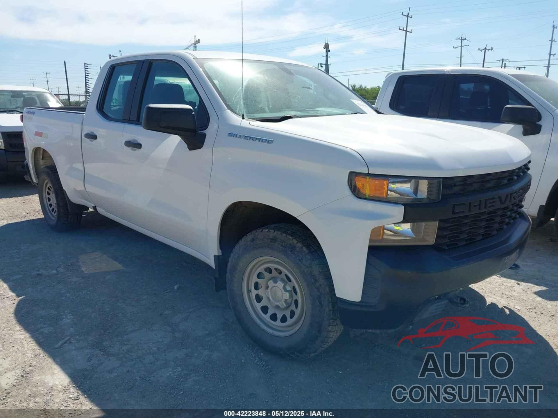 CHEVROLET SILVERADO 1500 2020 - 1GCRYAEF4LZ177394