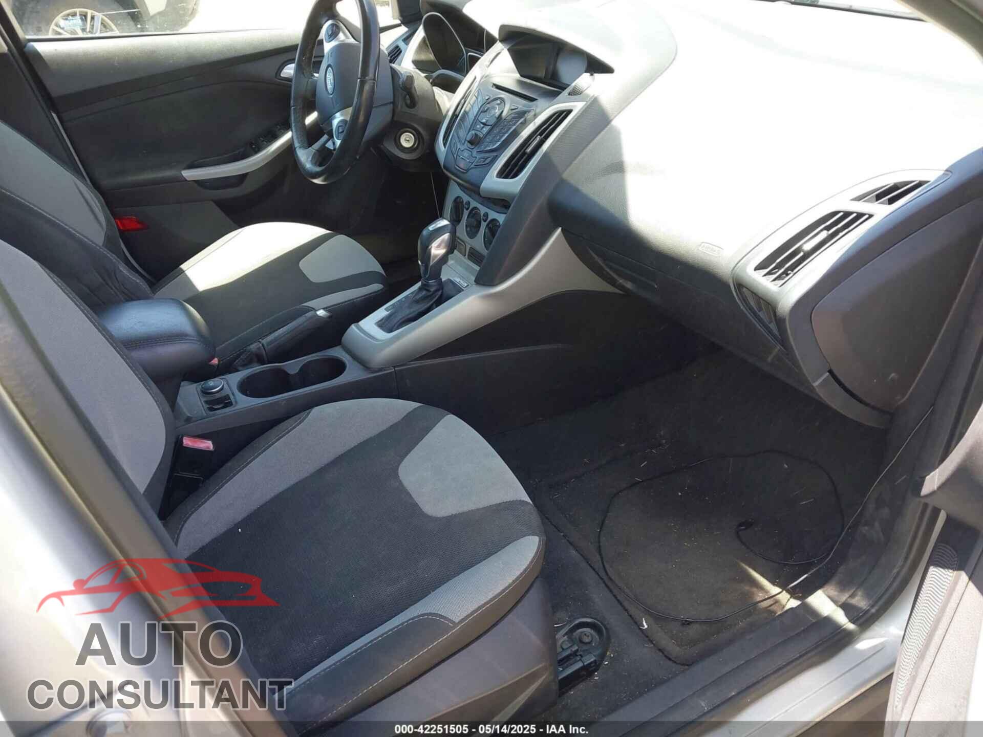 FORD FOCUS 2012 - 1FAHP3F25CL476830