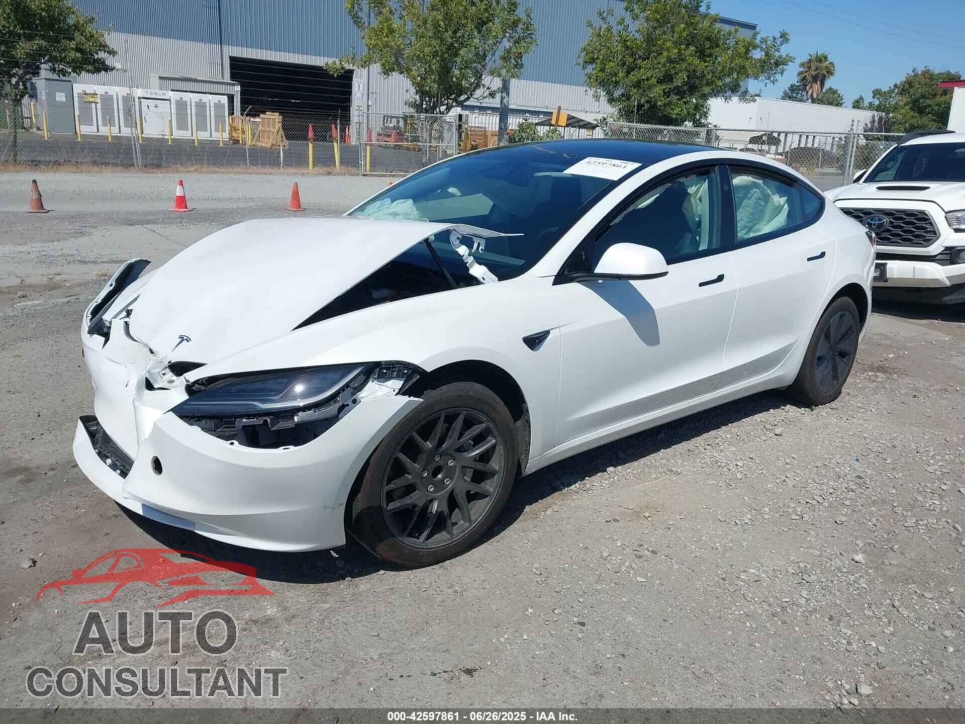 TESLA MODEL 3 2024 - 5YJ3E1EA3RF871902
