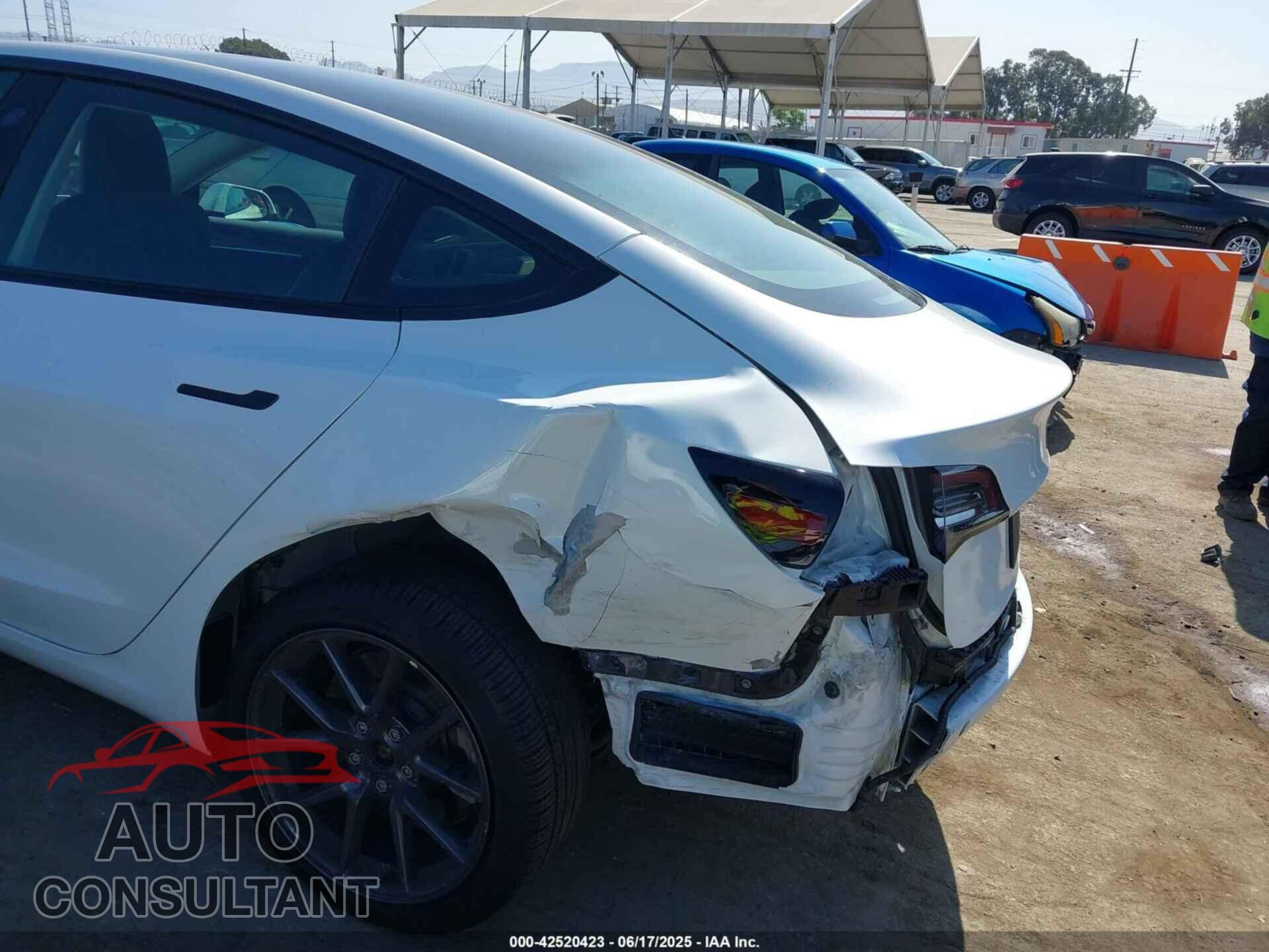 TESLA MODEL 3 2023 - 5YJ3E1EA5PF401237
