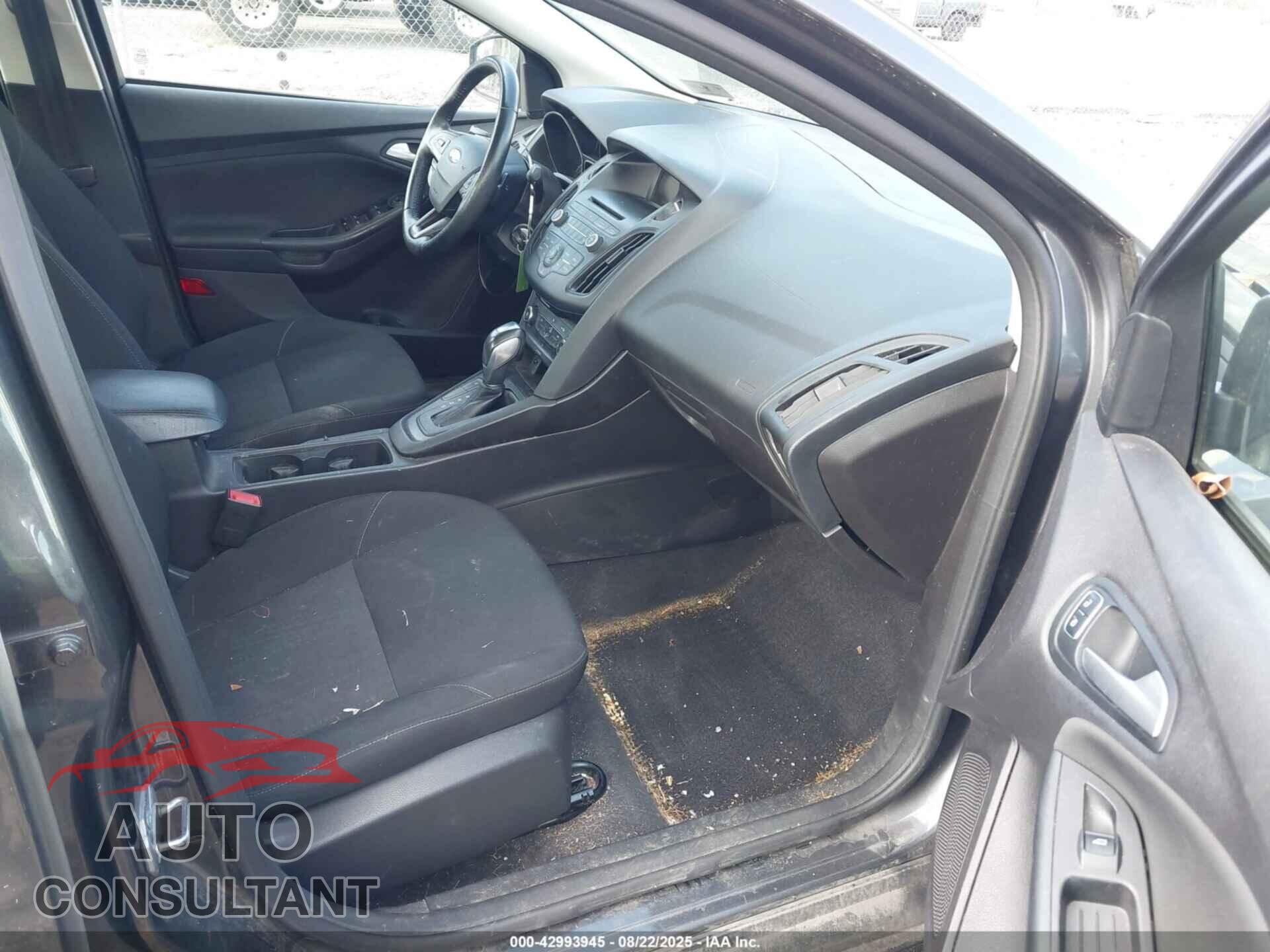 FORD FOCUS 2015 - 1FADP3F23FL260574