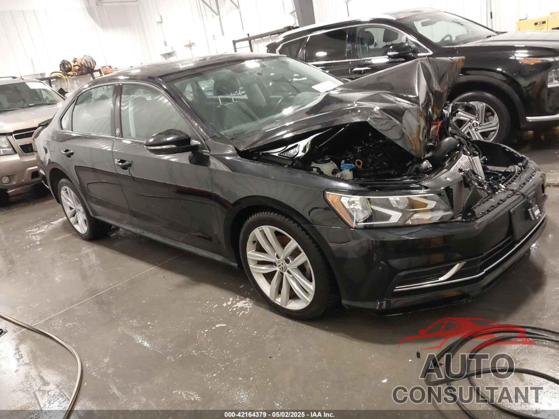 VOLKSWAGEN PASSAT 2019 - 1VWLA7A36KC004077