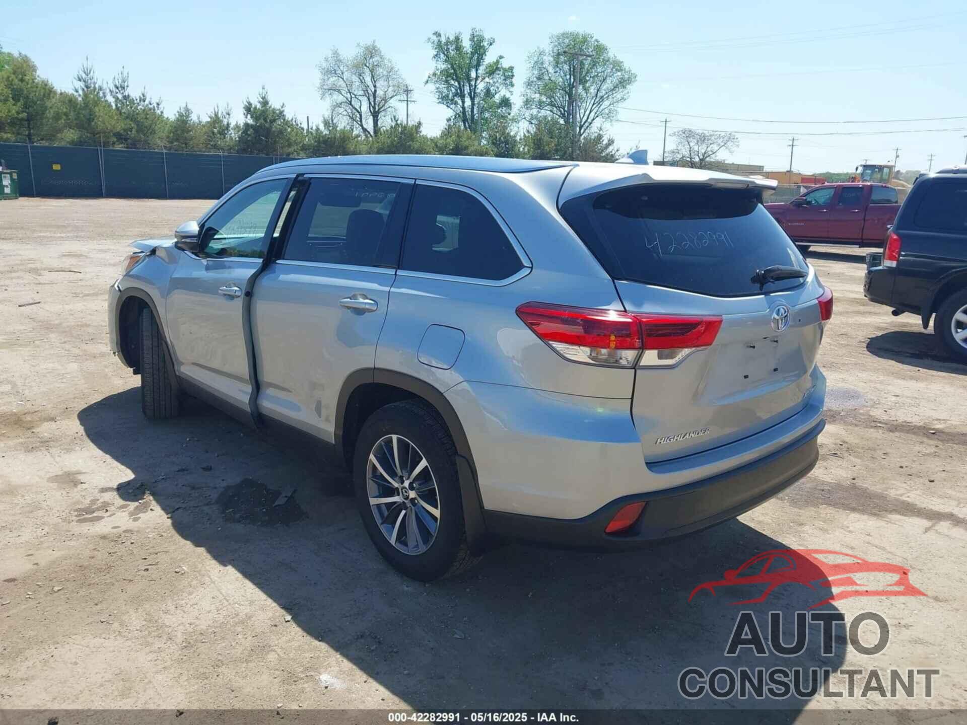 TOYOTA HIGHLANDER 2019 - 5TDJZRFH5KS570670