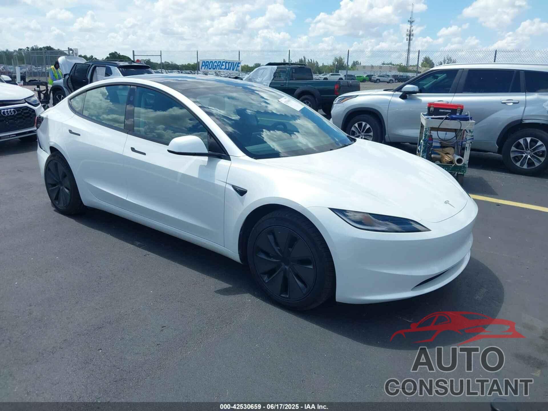 TESLA MODEL 3 2025 - 5YJ3E1EA7SF897151
