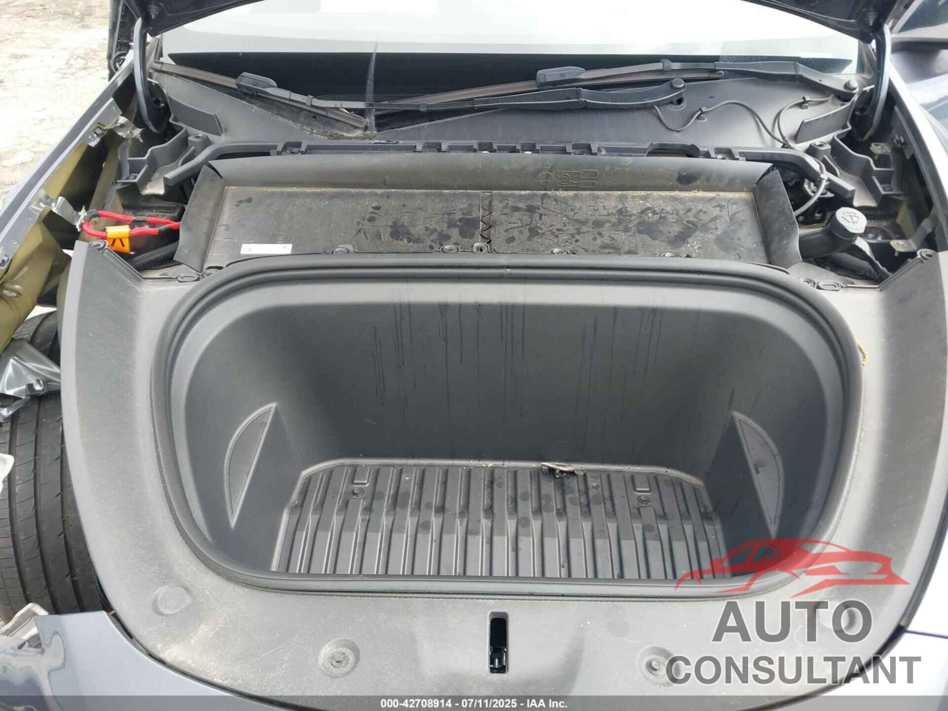 TESLA MODEL Y 2023 - 7SAYGDEE0PA125912