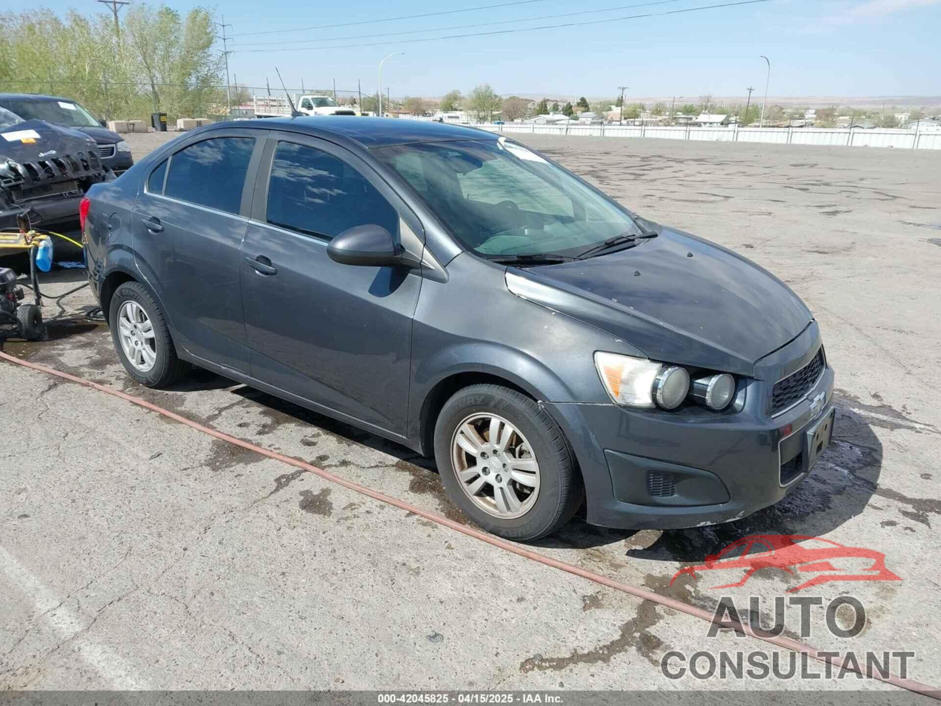 CHEVROLET SONIC 2013 - 1G1JC5SH0D4162312
