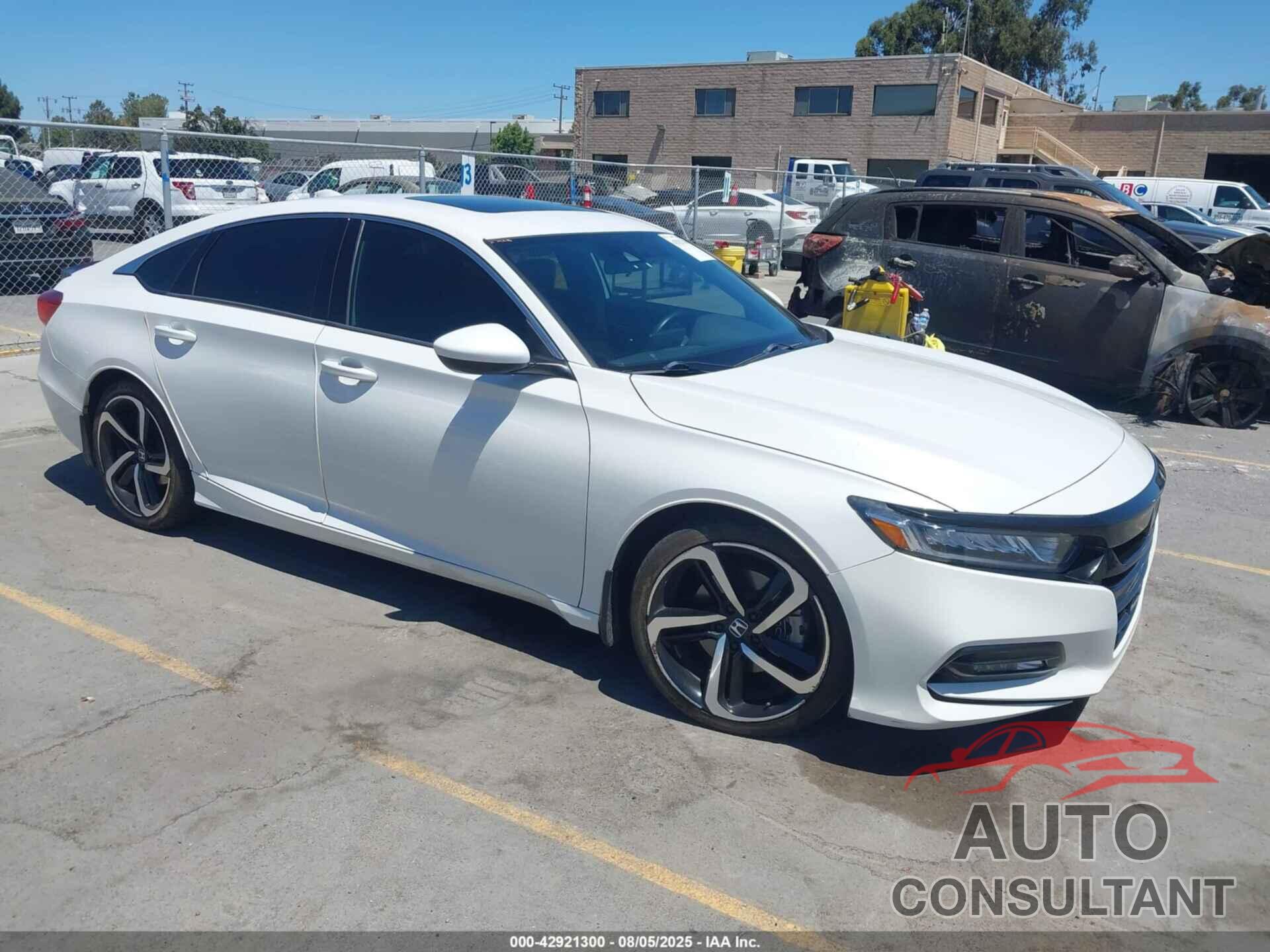 HONDA ACCORD 2018 - 1HGCV2F38JA013765