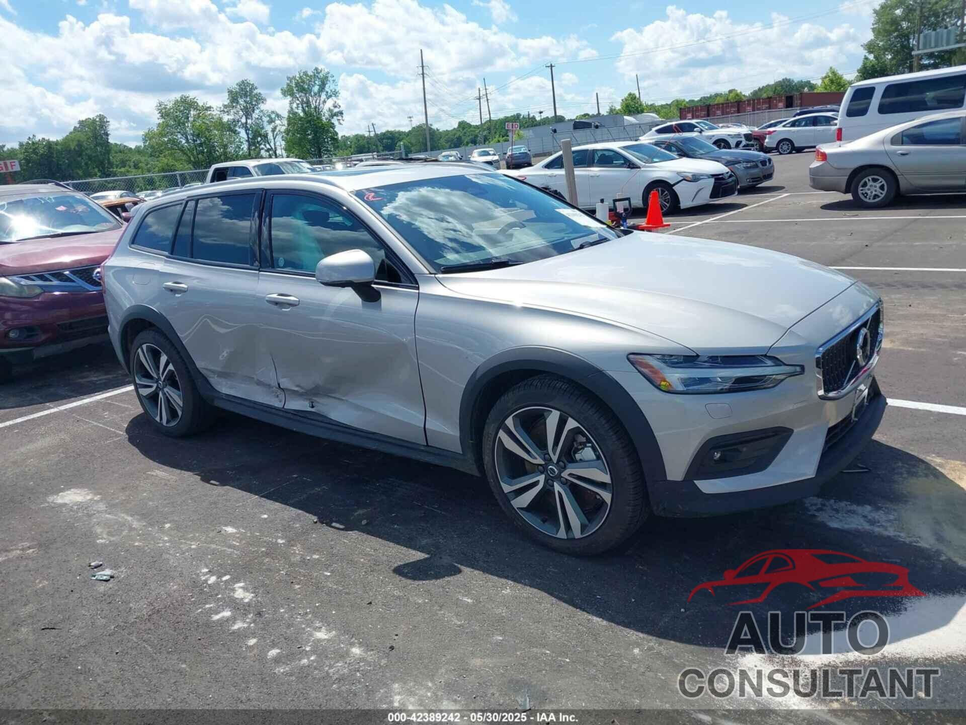 VOLVO V60 CROSS COUNTRY 2025 - YV4L12WK3S2148033
