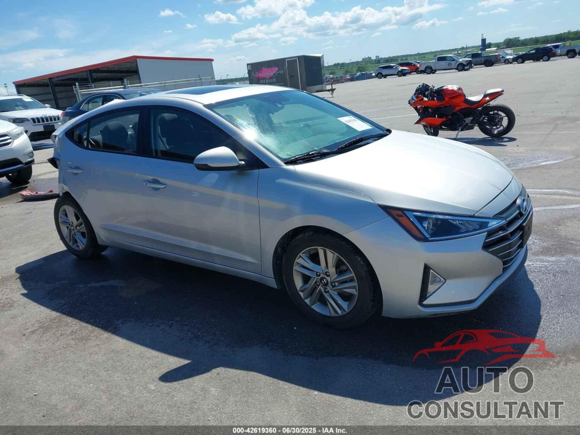 HYUNDAI ELANTRA 2019 - 5NPD84LF0KH480080
