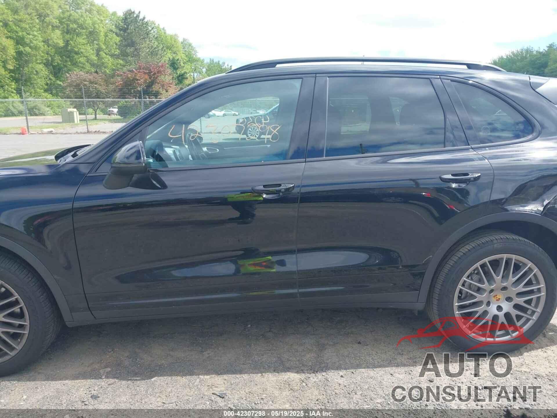 PORSCHE CAYENNE 2017 - WP1AB2A22HLA51972
