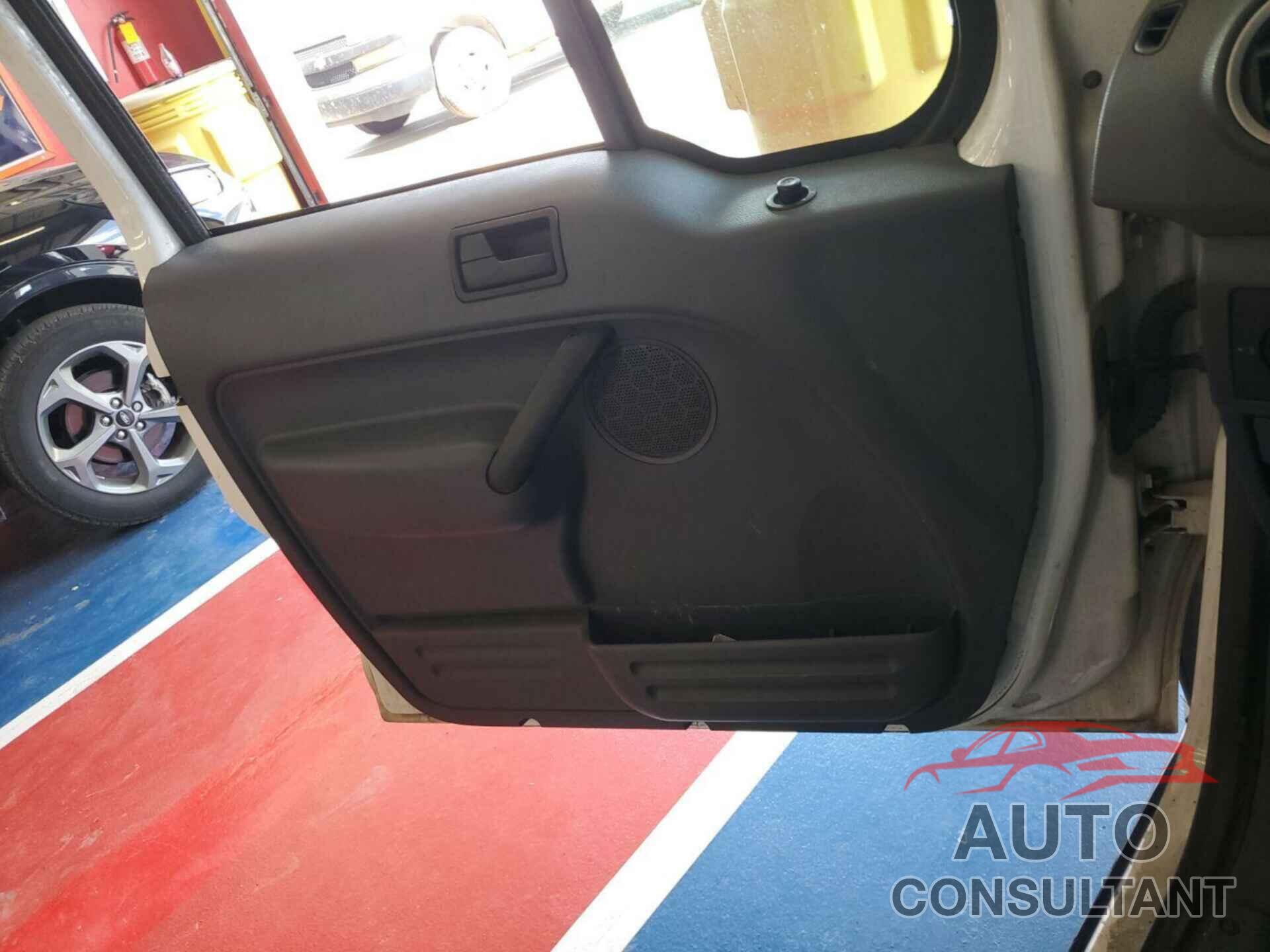 FORD TRANSIT CONNECT 2011 - NM0LS7BN5BT071458