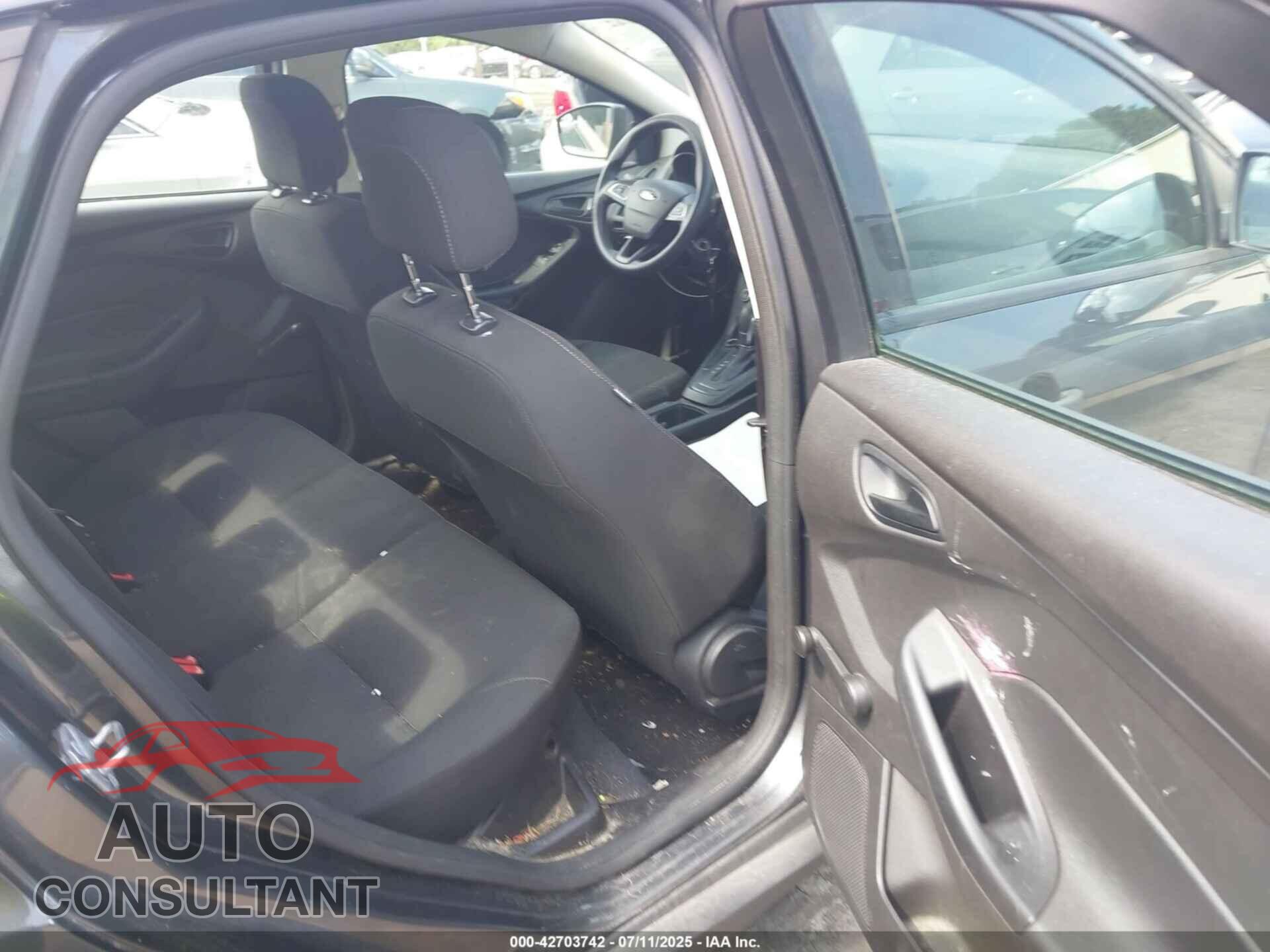 FORD FOCUS 2016 - 1FADP3E25GL367452