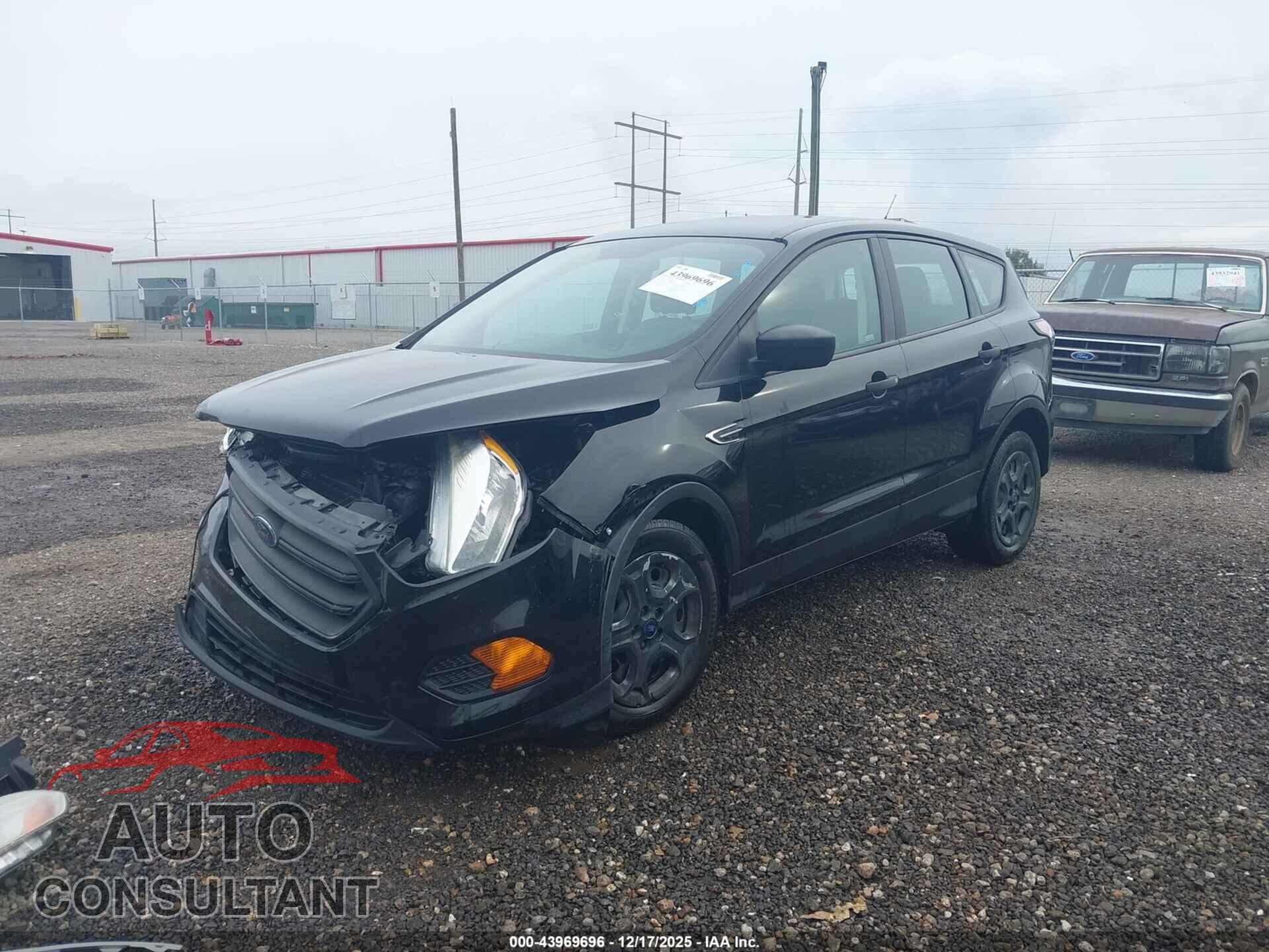 FORD ESCAPE 2017 - 1FMCU0F77HUE85629