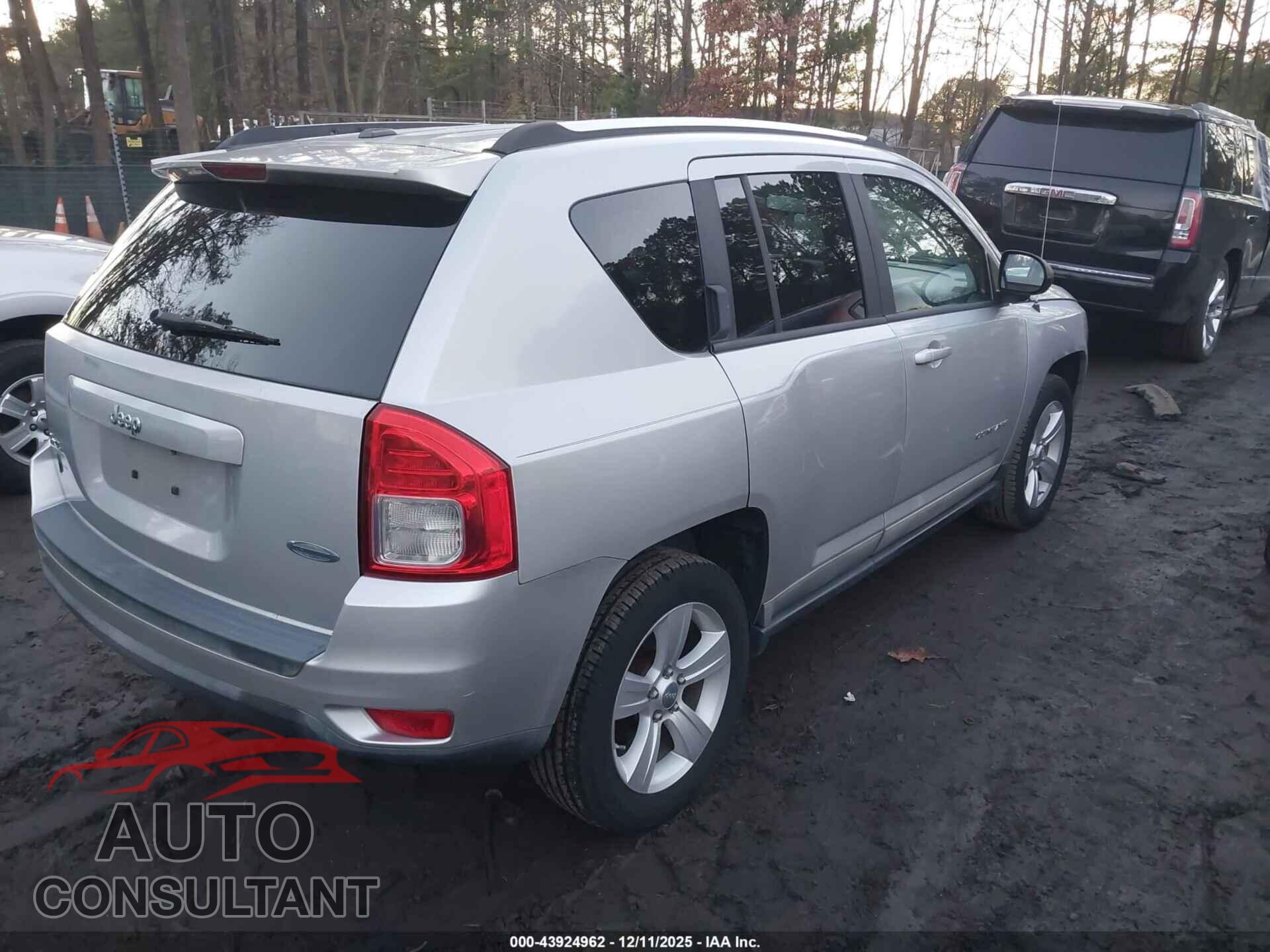 JEEP COMPASS 2011 - 1J4NF1FB1BD135643