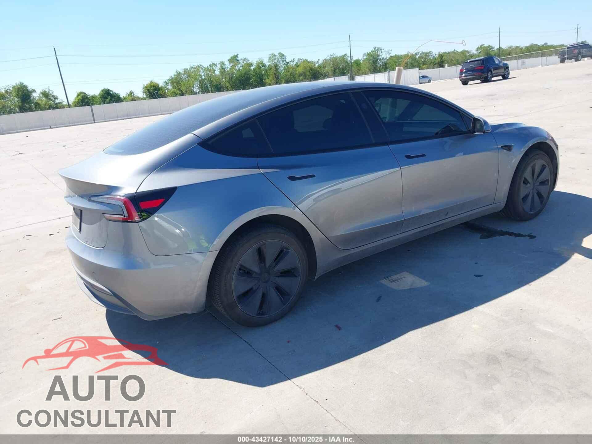 TESLA MODEL 3 2024 - 5YJ3E1EA5RF857449
